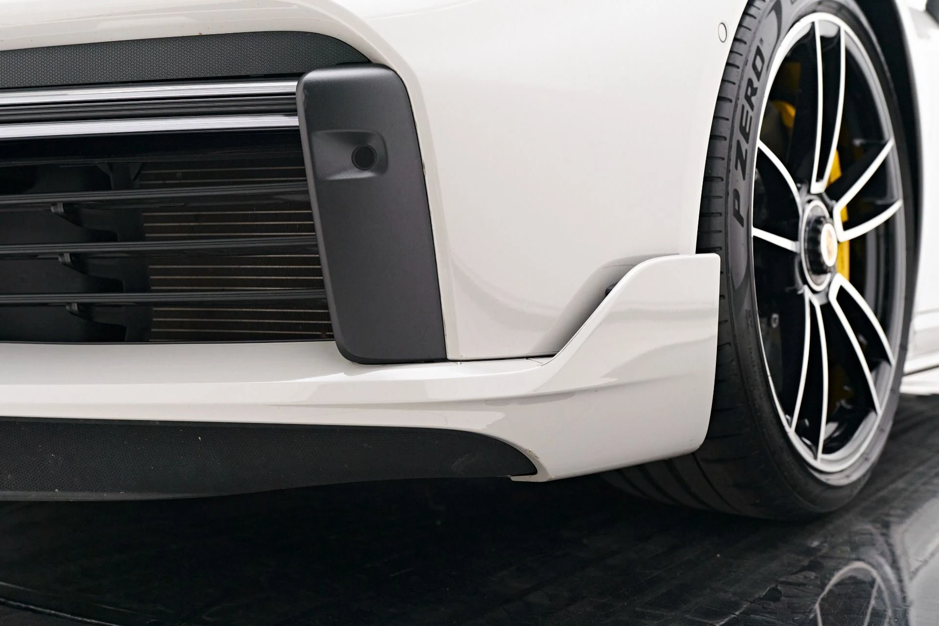 mph016_1869160474_Used_2022_Porsche_911_Turbo_S_1710196275_8c9c8798d4