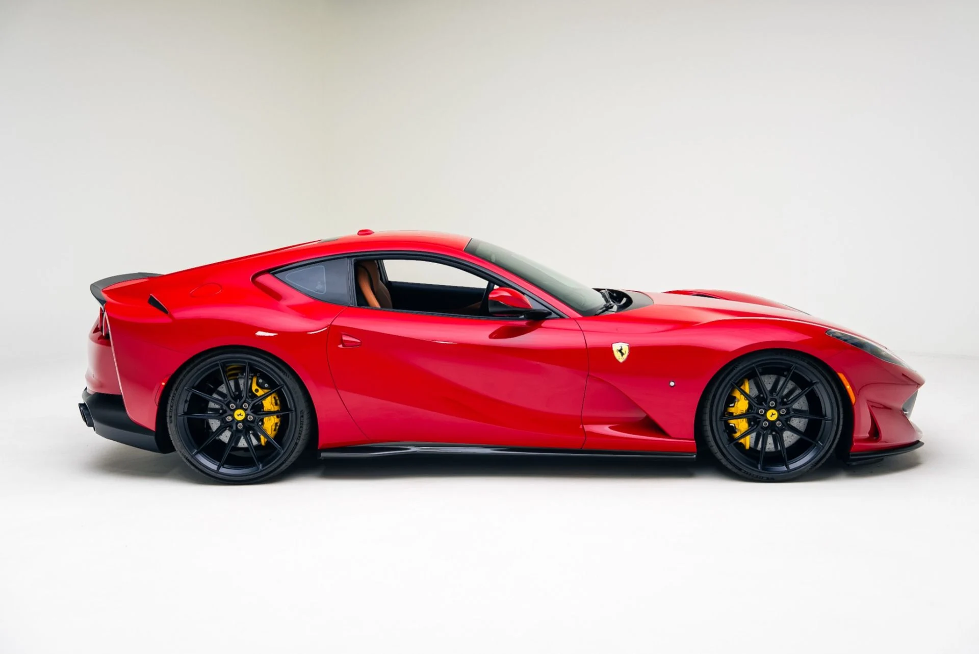 mph016_1871159438_Used_2019_Ferrari_812_Superfast_1766432175_b4cdcd83bc