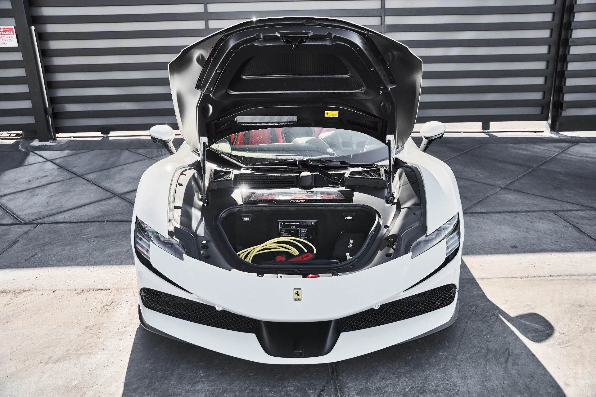 mph016_1874012407_Used_2025_Ferrari_SF_90_Spider_Base_1776876550_b6f7f8d53d