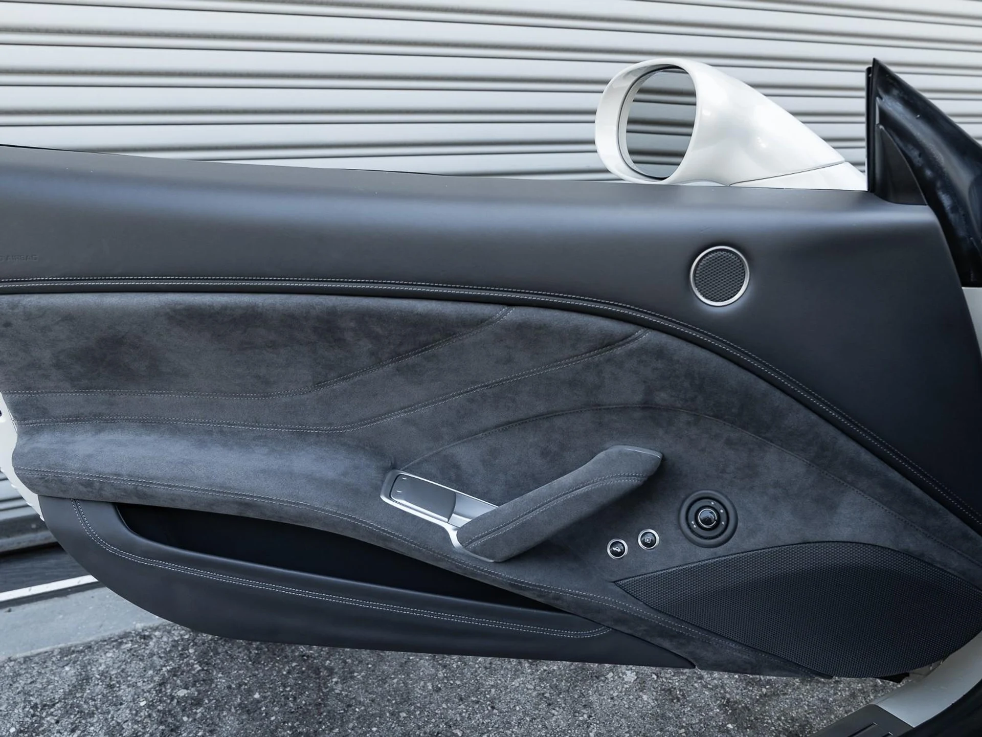 mph016_1891317377_Used_2015_Ferrari_California_T_1758132639_31b7f3867d
