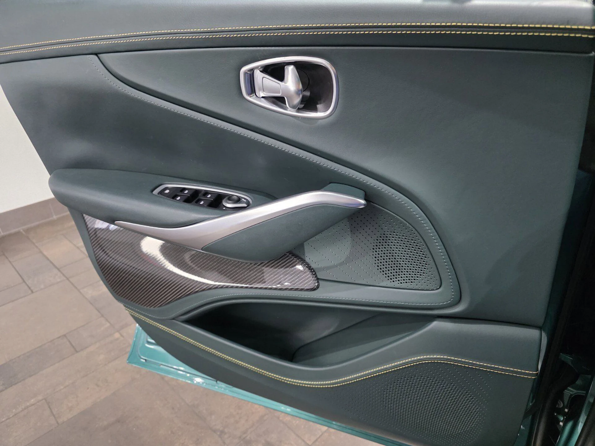 mph016_189188688_82d2c5f178916bf70153bbf0dd31501f_5742cc077e