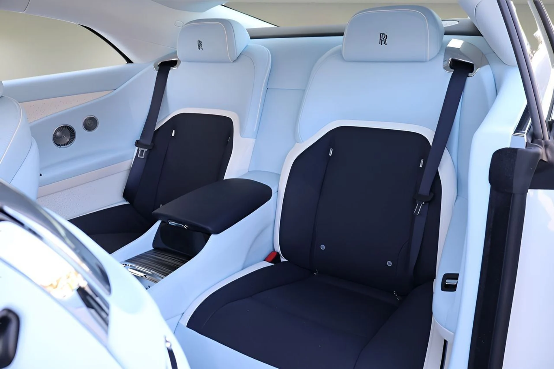 mph016_189370501_17_7d6114ea43