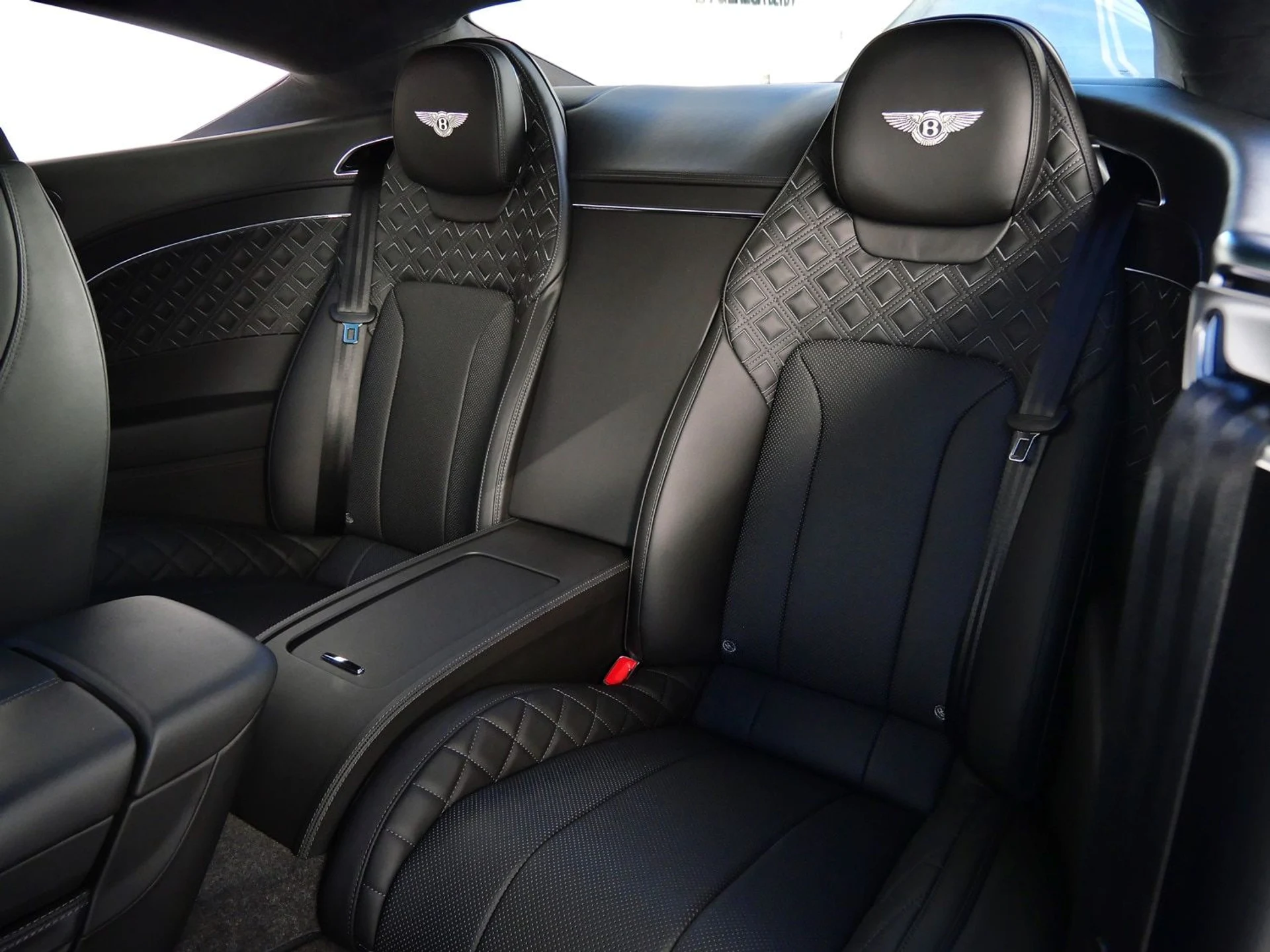 mph016_1894838892_4fd8805db4404bda8d8290687b6ba181_2422811695