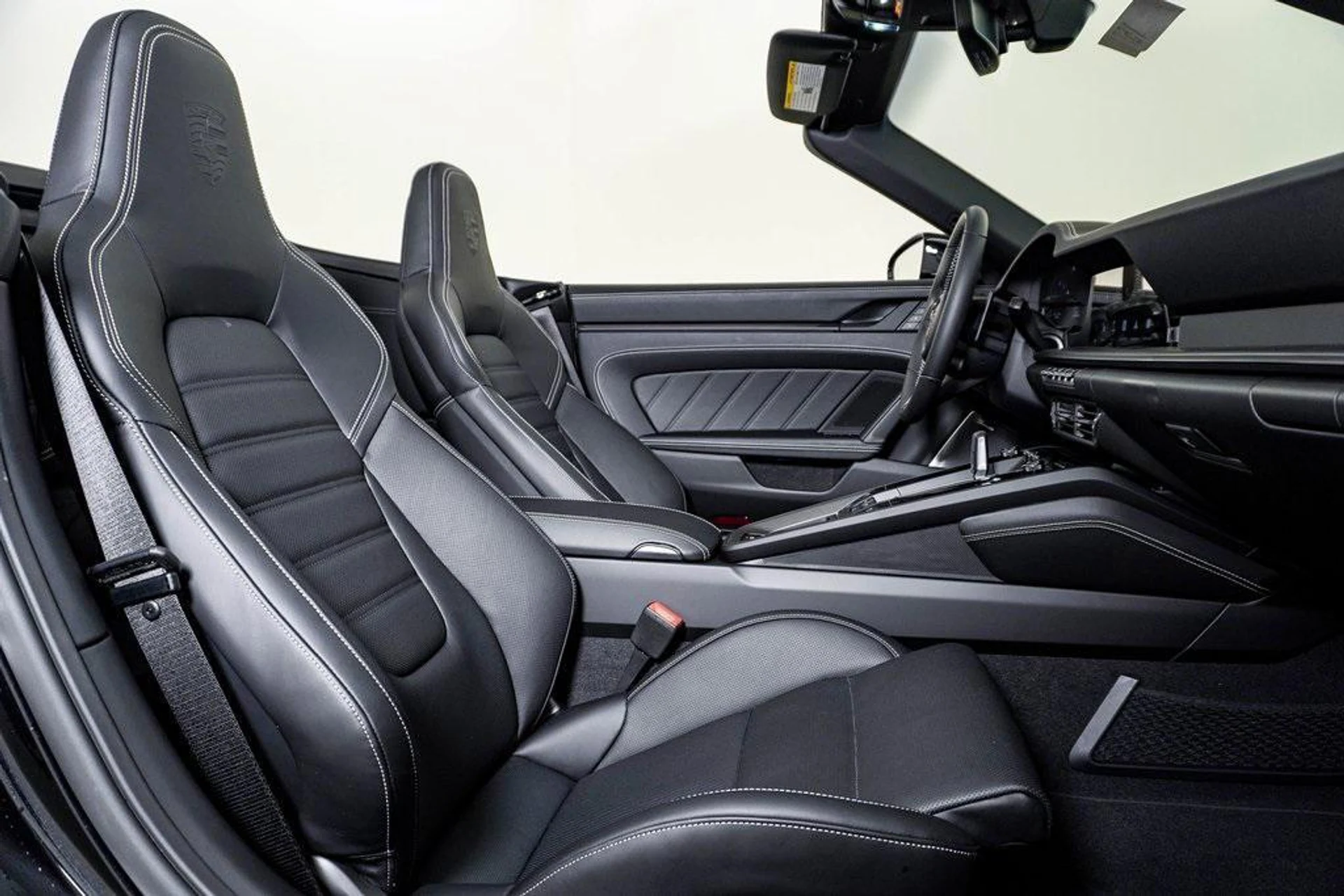 mph016_1896807883_2_2_H_Gl_B7wzz_VYVX_Tr4g_CXW_Anj_SU_903b8cbee3