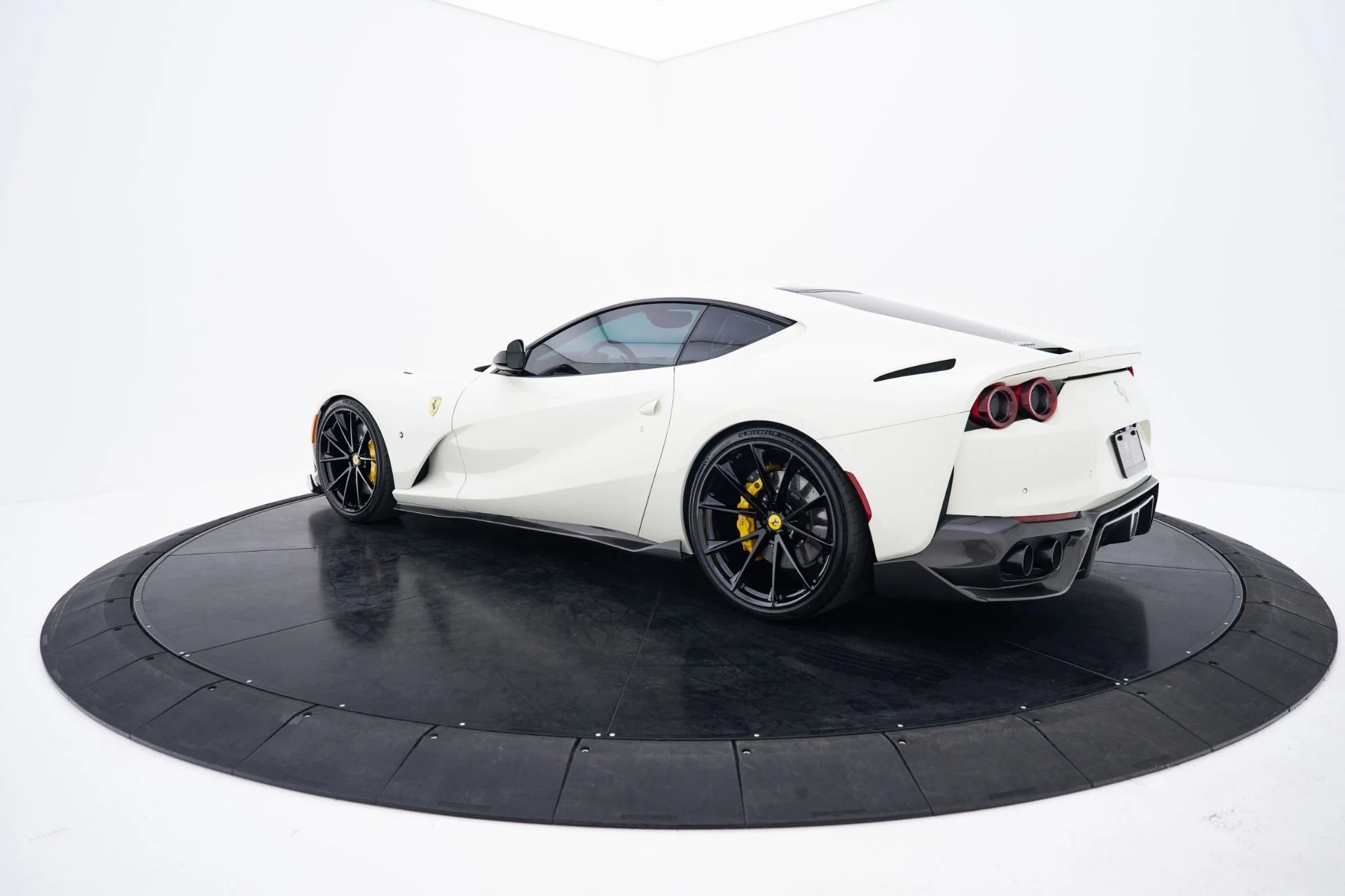 mph016_189884321_Used_2018_Ferrari_812_Superfast_Base_1793220984_1432b3b21b