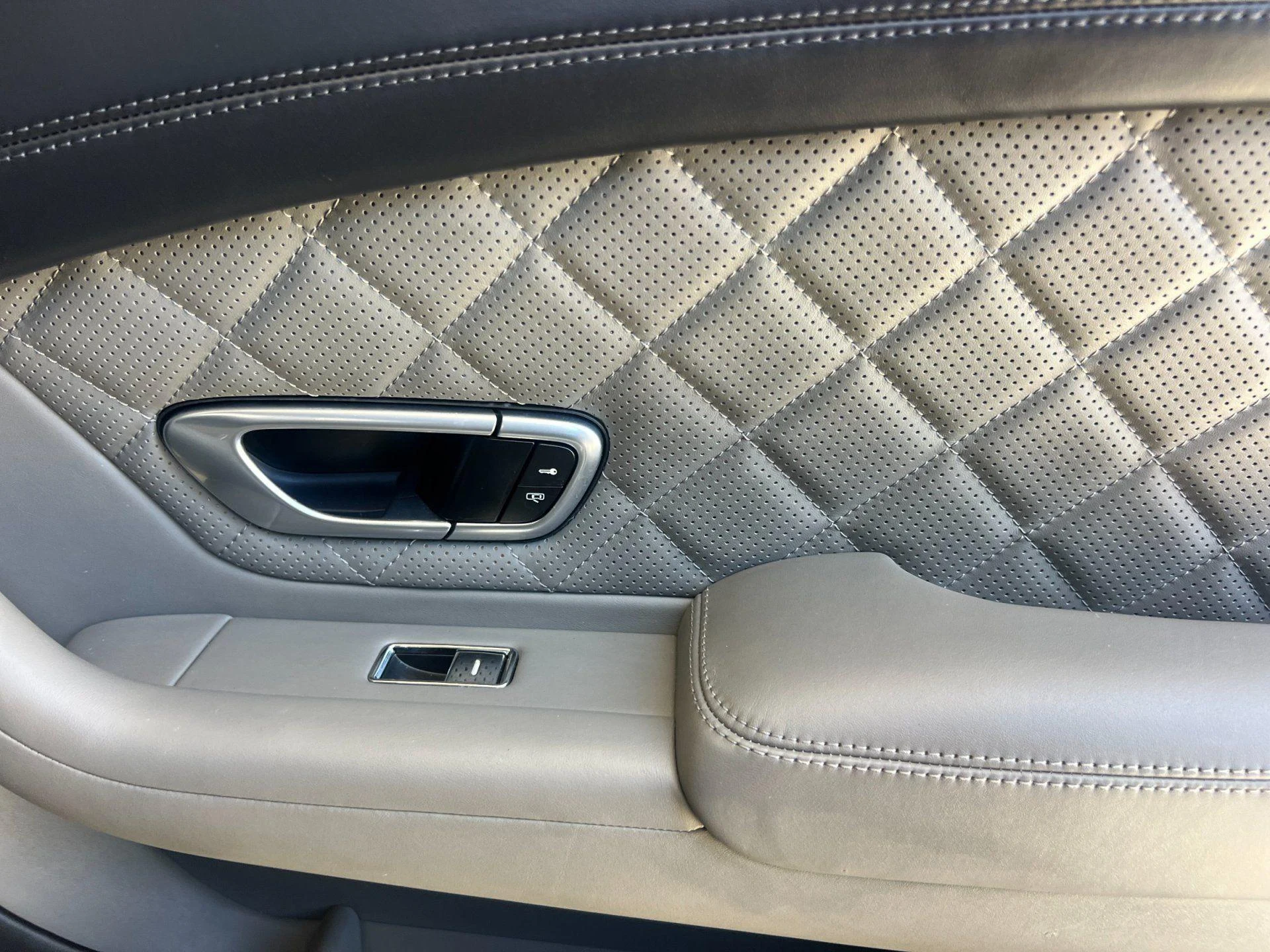mph016_1899927866_Used_2016_Bentley_Continental_GT_V8_S_1781081289_eb1e9d4257