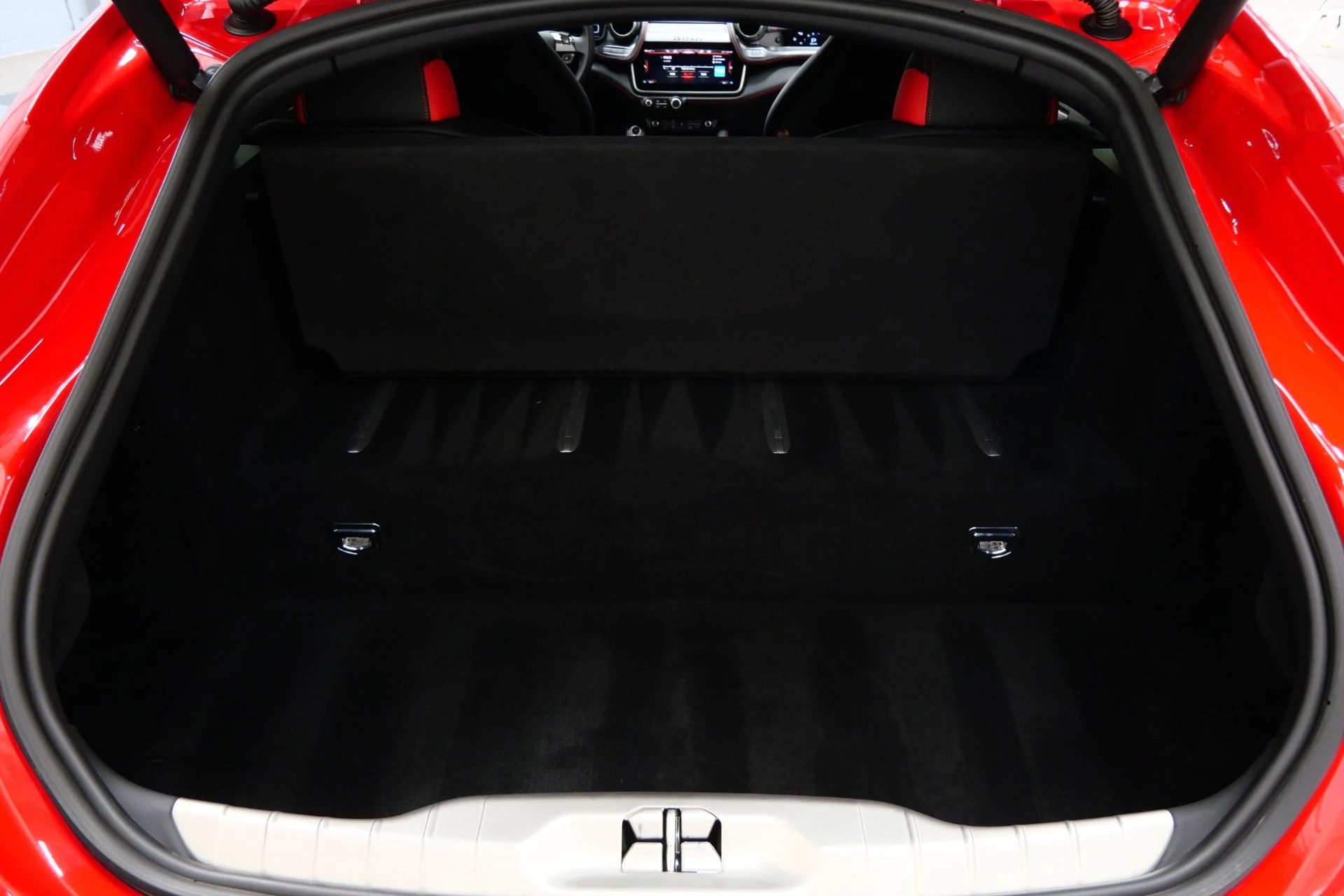 mph016_1904426081_Used_2018_Ferrari_GTC_4_Lusso_V12_1752852252_7a9e1decde