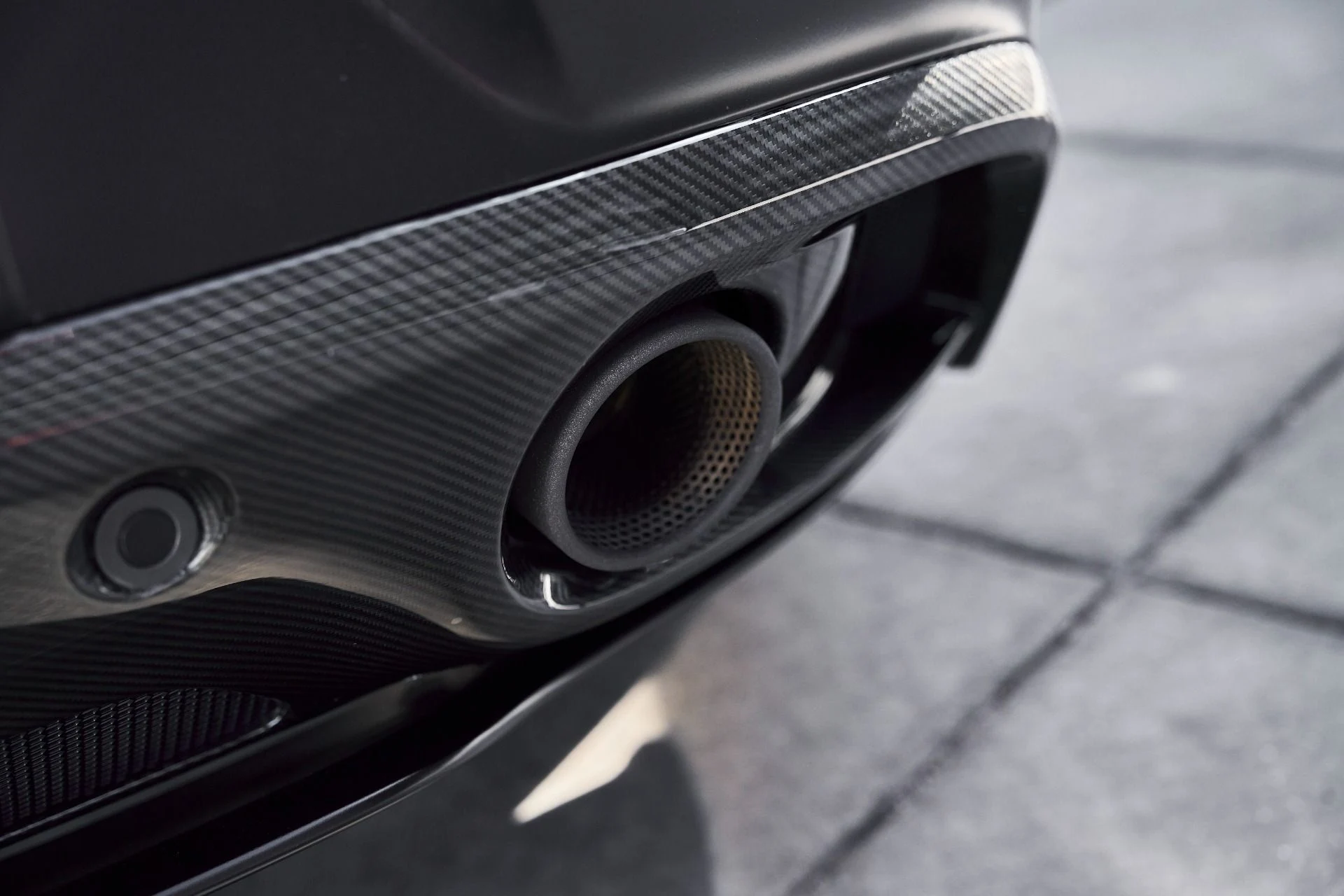 mph016_1908233531_Used_2014_Aston_Martin_Vanquish_V12_1773193793_0980a7ce15