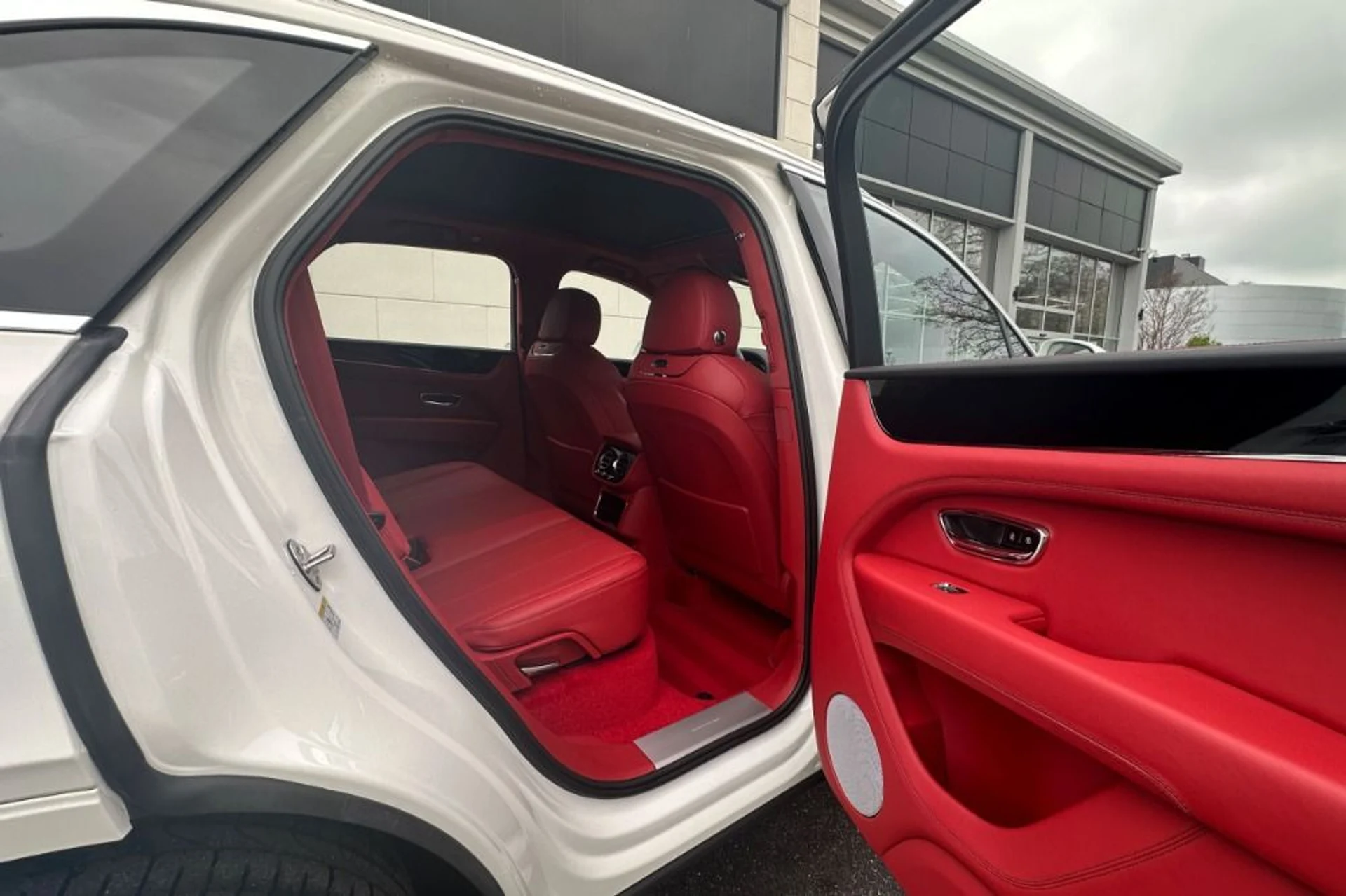 mph016_1908292023_New_2026_Bentley_Bentayga_1777900217_f573c4b808