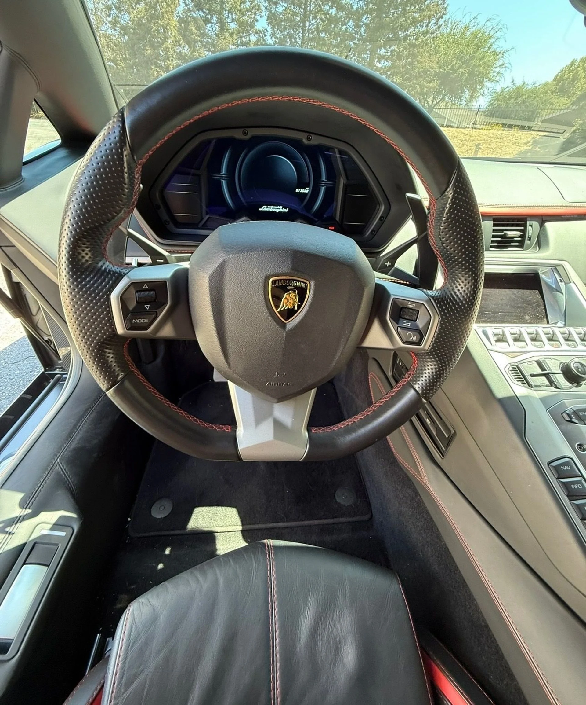 mph016_190953633_Used_2018_Lamborghini_Aventador_LP_740_4_S_1785861184_729ba66659