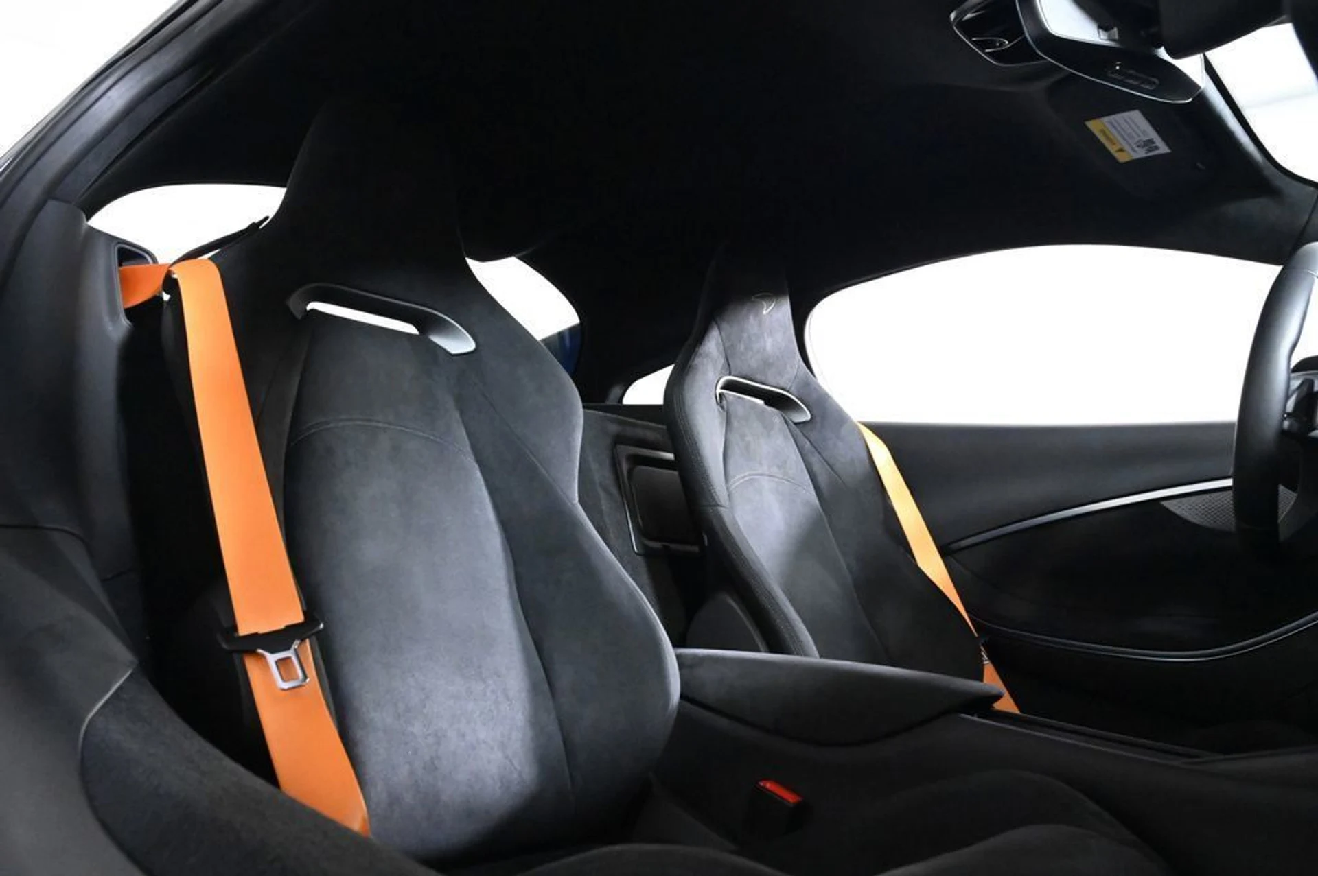 mph016_1911639344_used_2024_mclaren_artura_11350_23032757_17_1024_7bc04799a1