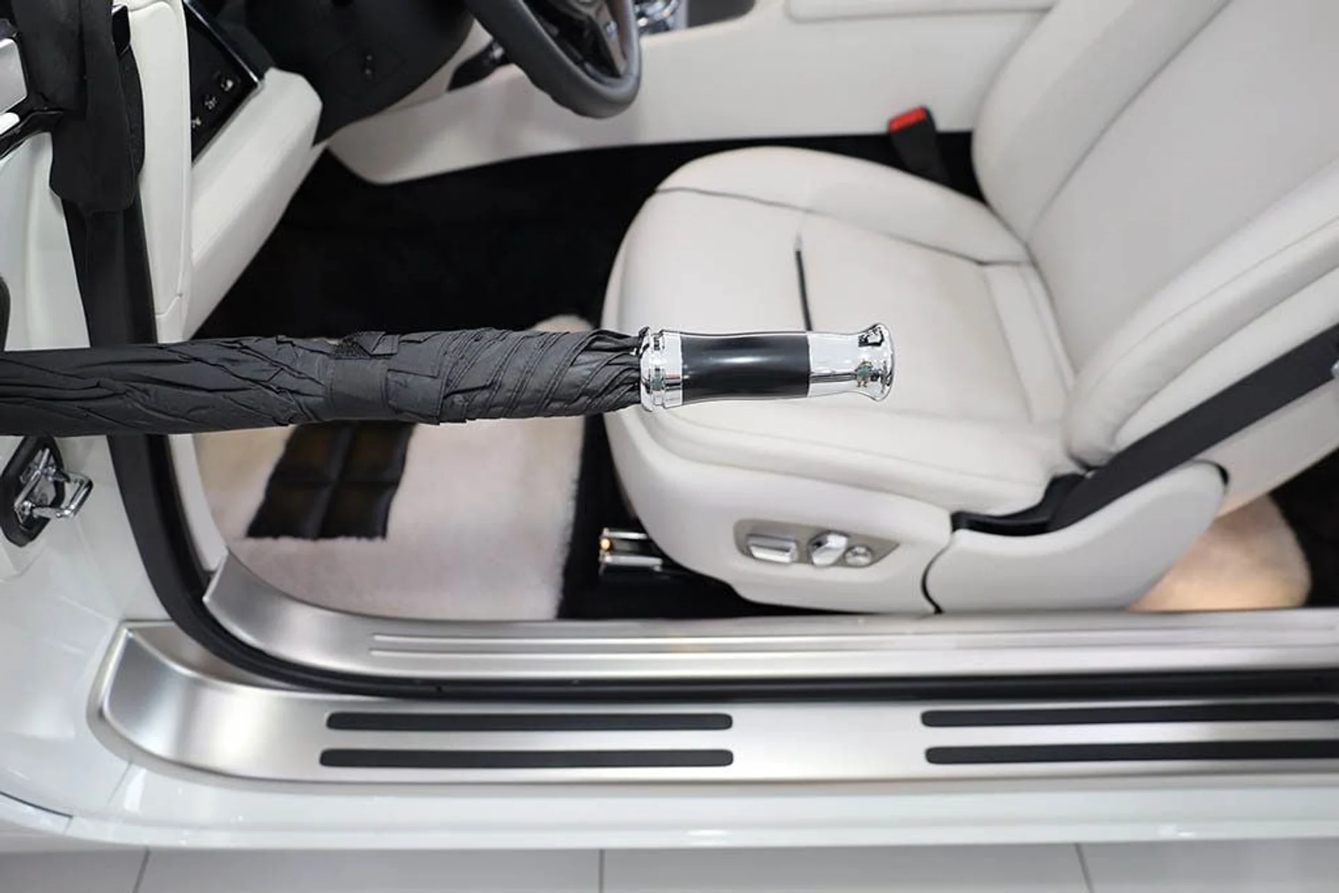 mph016_1913890285_used_2017_rolls_royce_dawn_convertible_6305_20594306_17_1024_296d9d938c