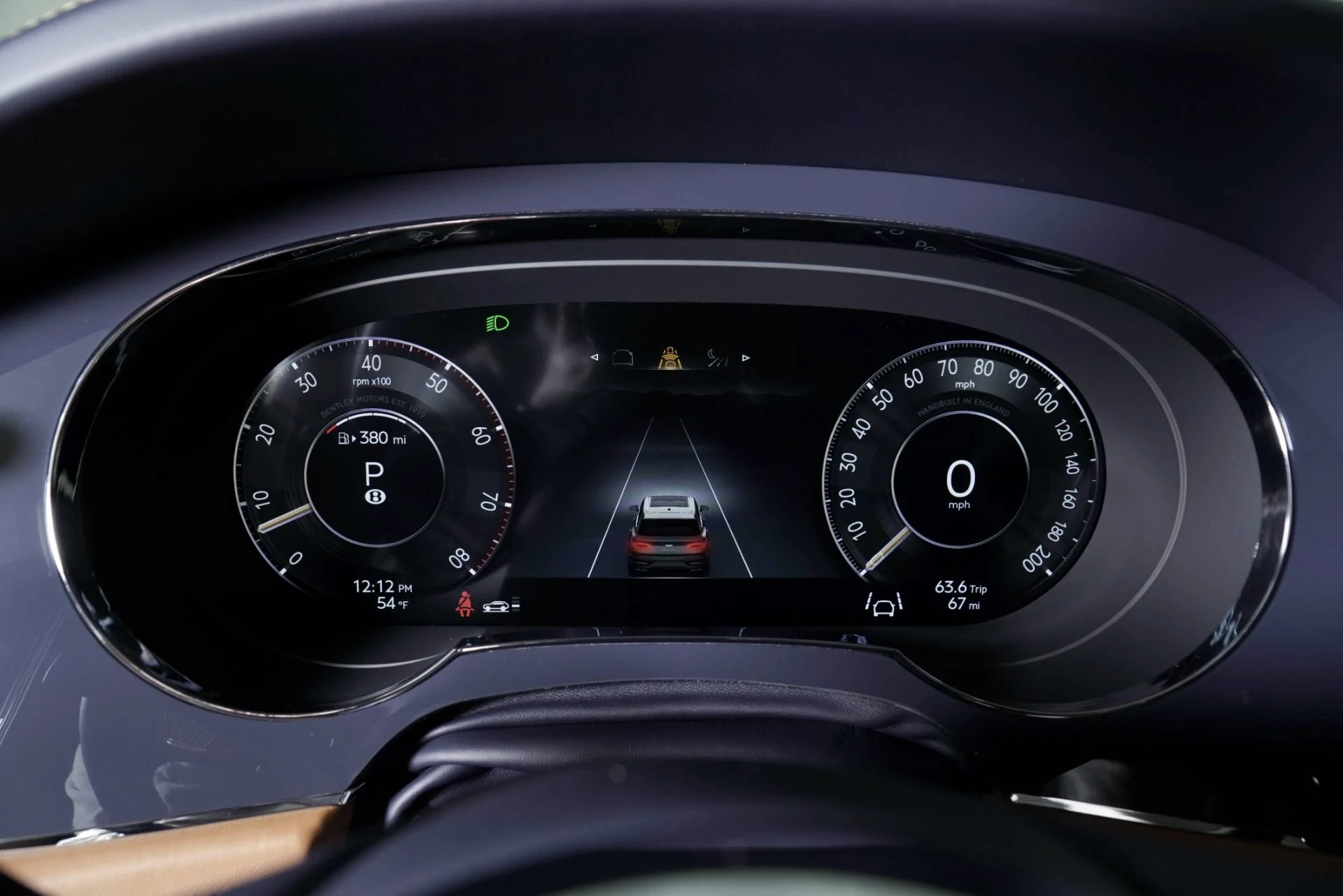 mph016_192650823_New_2025_Bentley_Bentayga_Azure_1765905550_e6083cb9ba