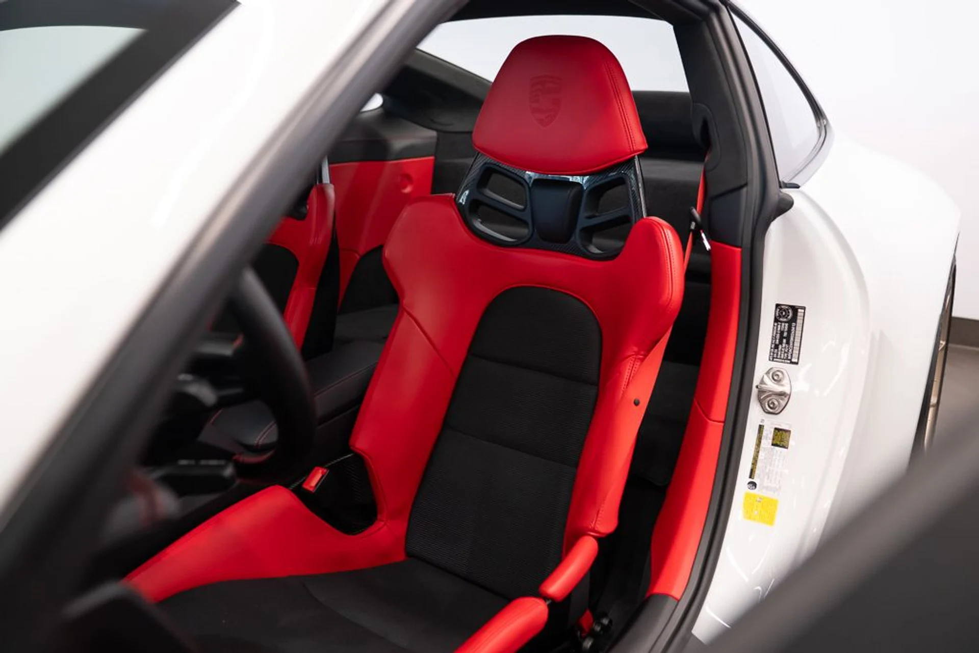 mph016_1929044606_porsche_911_2024_1dd27972e3