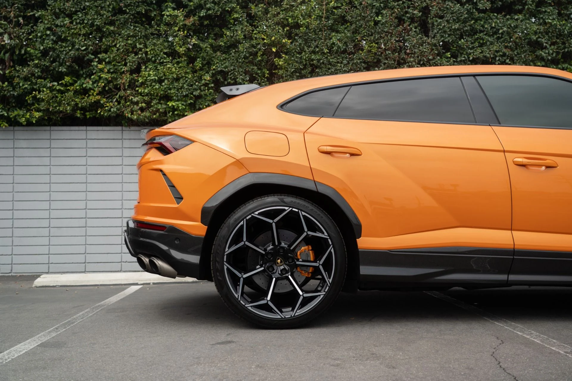 mph016_1929532277_Used_2022_Lamborghini_Urus_1755127635_0cab44c2e5
