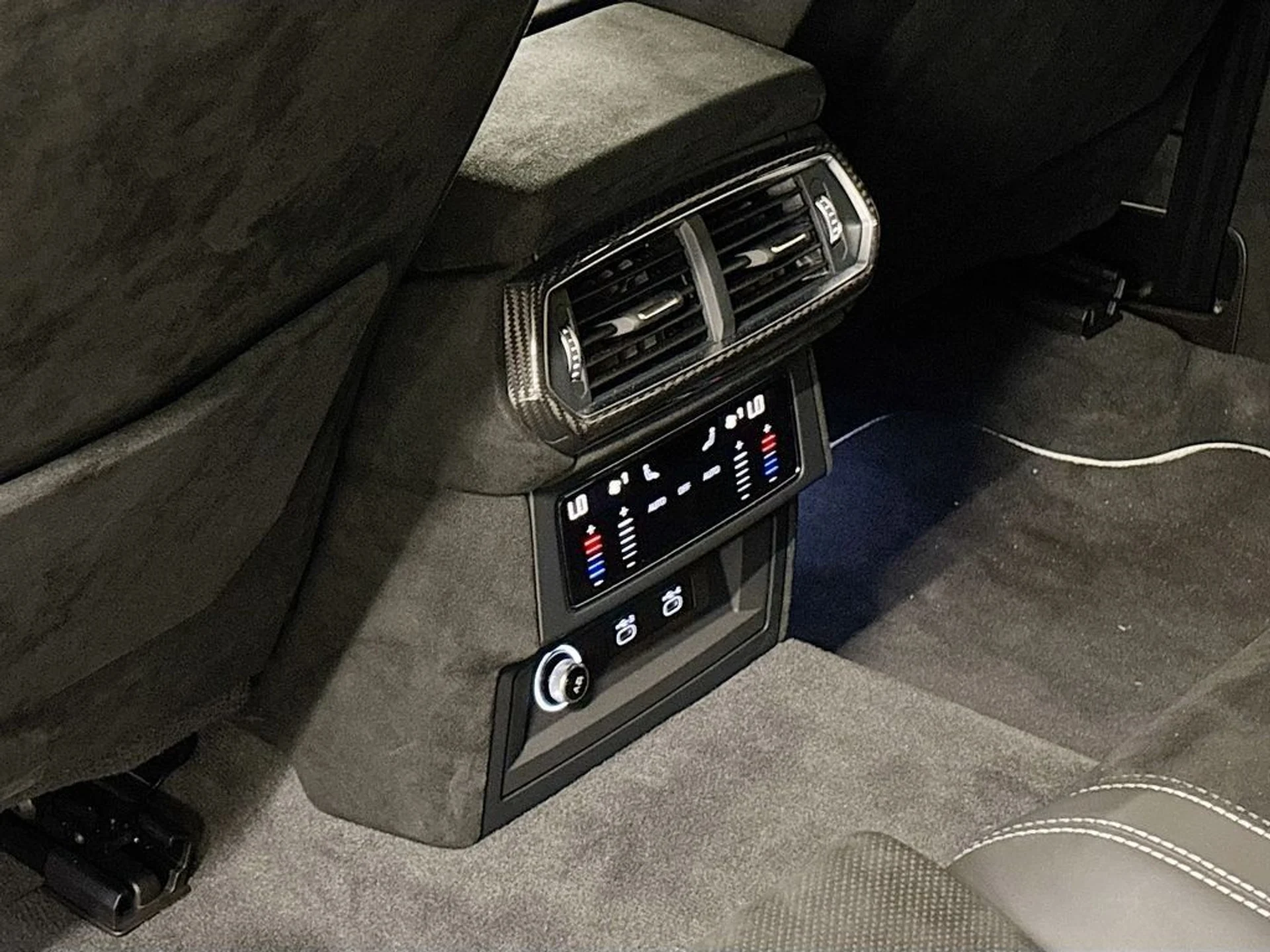 mph016_1951432189_b7cb314f176b313a9c9f0e4ef2a9f68f_5c51f3a8dc