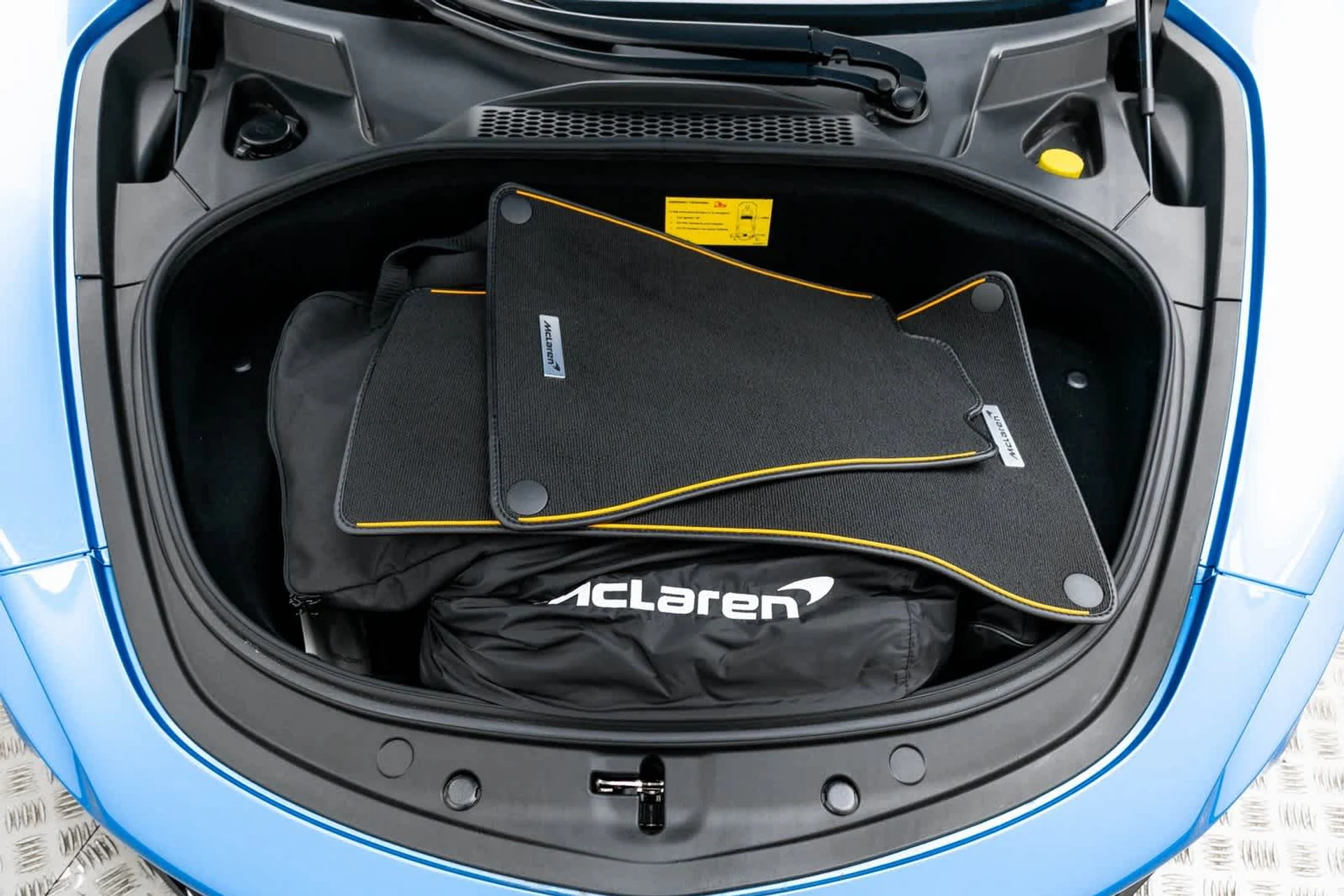 mph016_1951571763_17_cd3c2e6fce