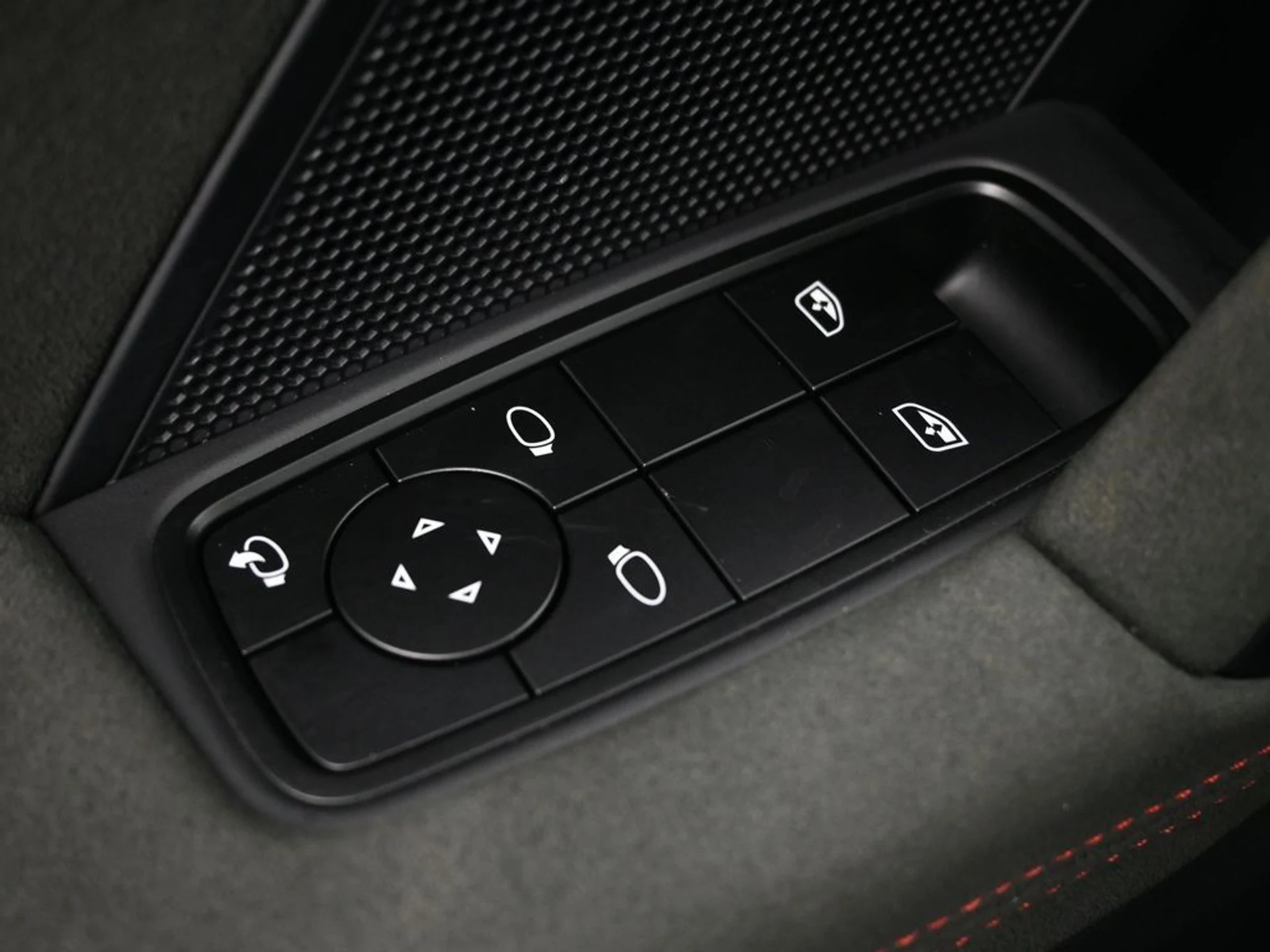 mph016_1954893476_8981b8d8fa837923d87c2f5b3d473383x_9fa448a2da