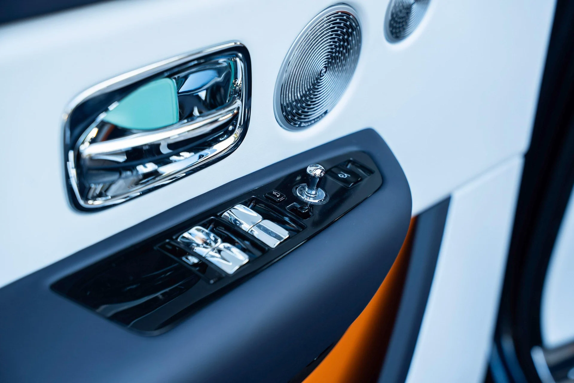 mph016_1963317345_465211304_695cc2cc8f3ee920bf5187bd_027e522459