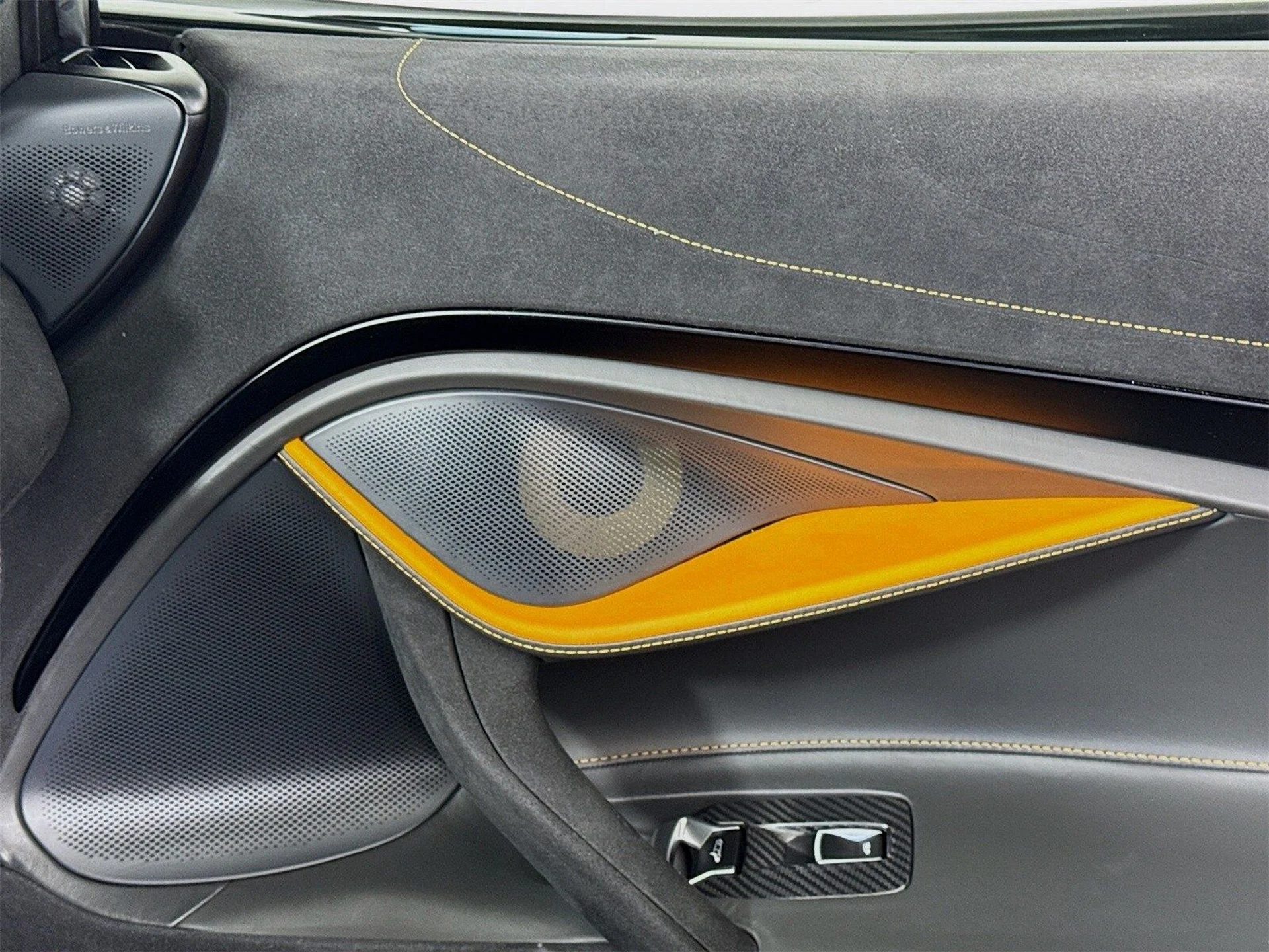 mph016_1964353430_73d80b2c44b55684854f6fbf6b50e54ex_f696878226