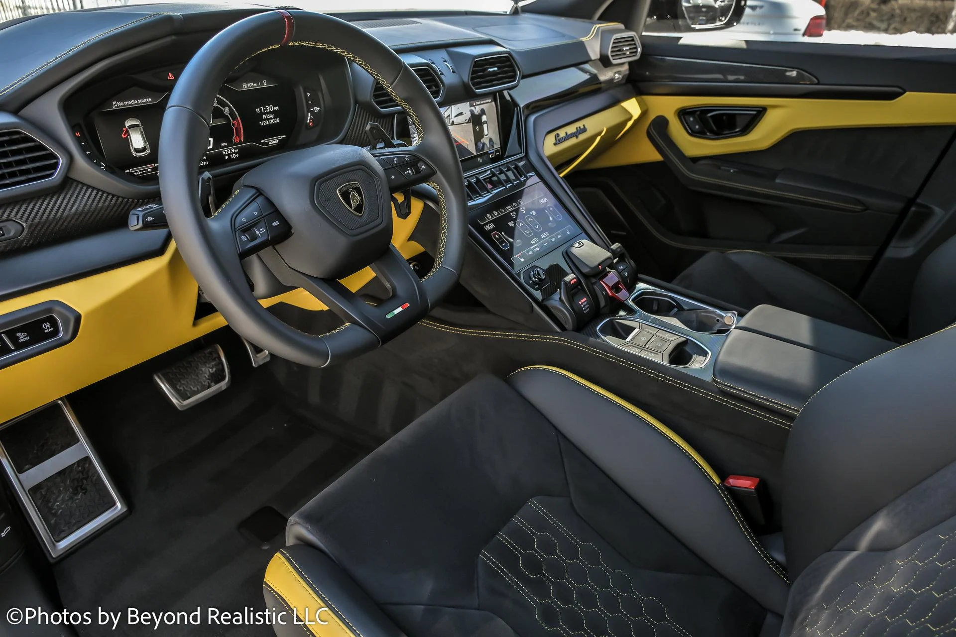 mph016_1967944913_Used_2024_Lamborghini_Urus_S_1769420562_1493b12033