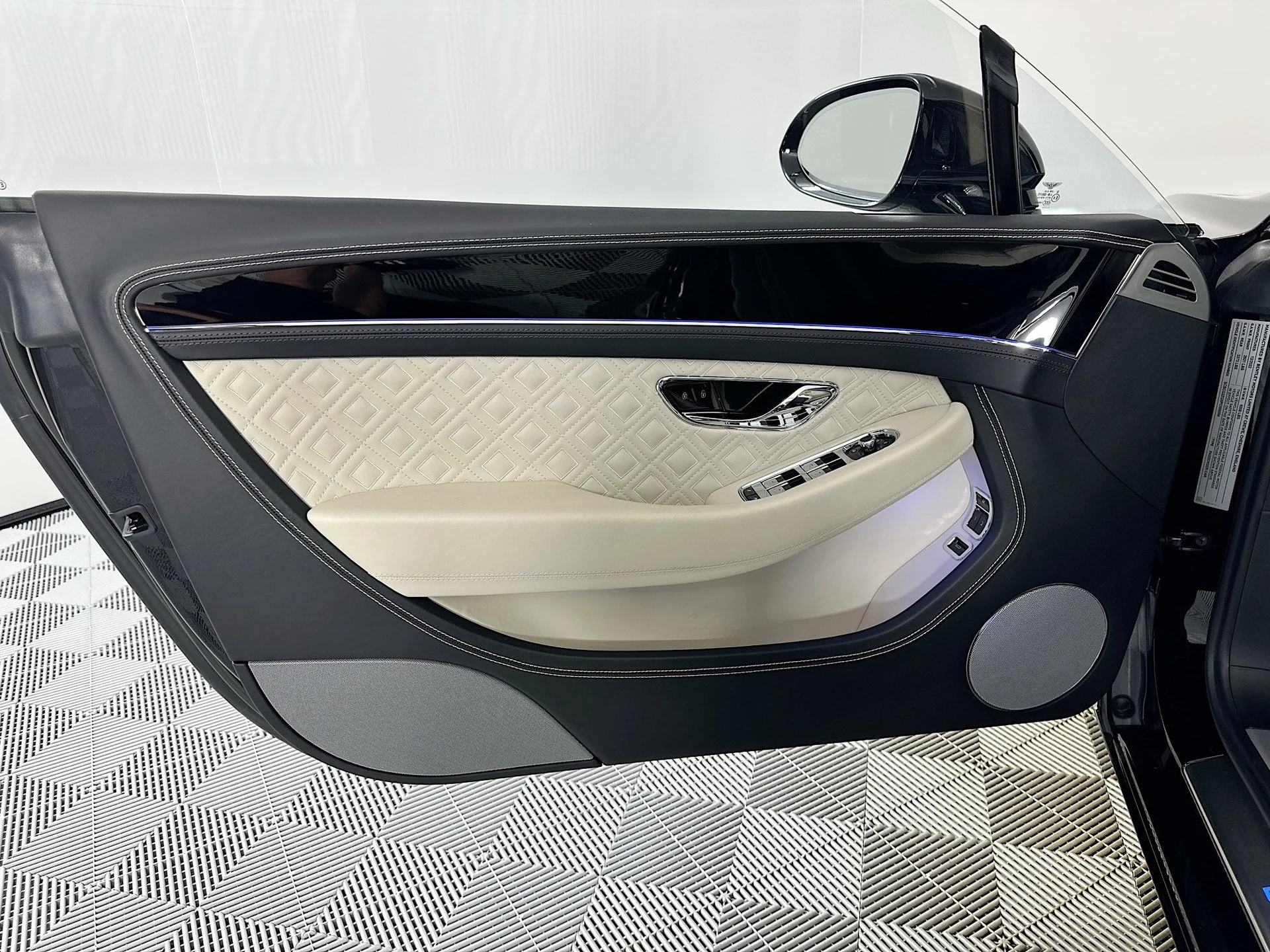 mph016_1968902354_17_9b0b5c6723