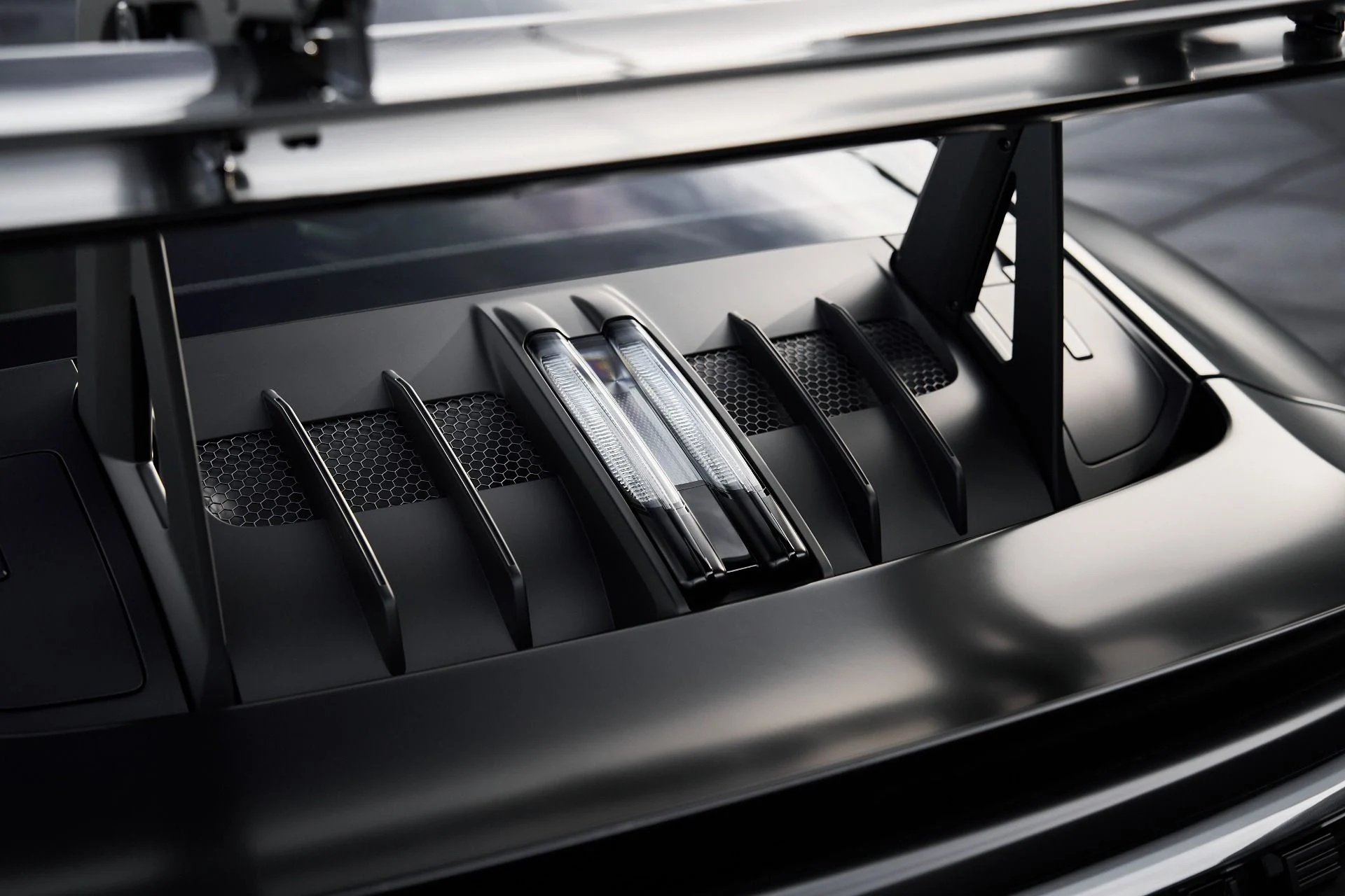 mph016_1971542419_Used_2025_Porsche_911_GT_3_RS_1762914442_e84be162bc