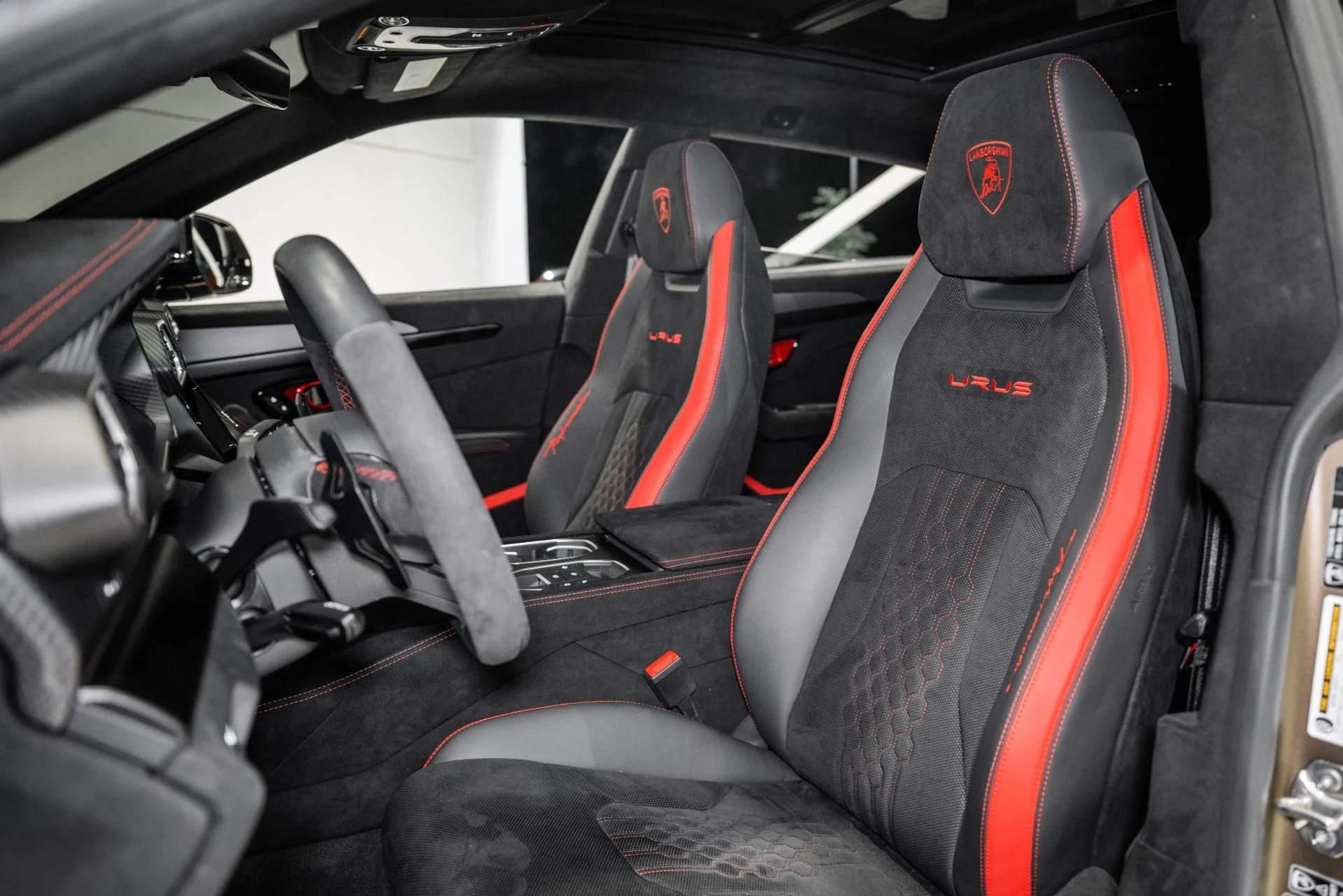 mph016_1979047062_Used_2024_Lamborghini_Urus_Performante_1777998882_a2f253de98