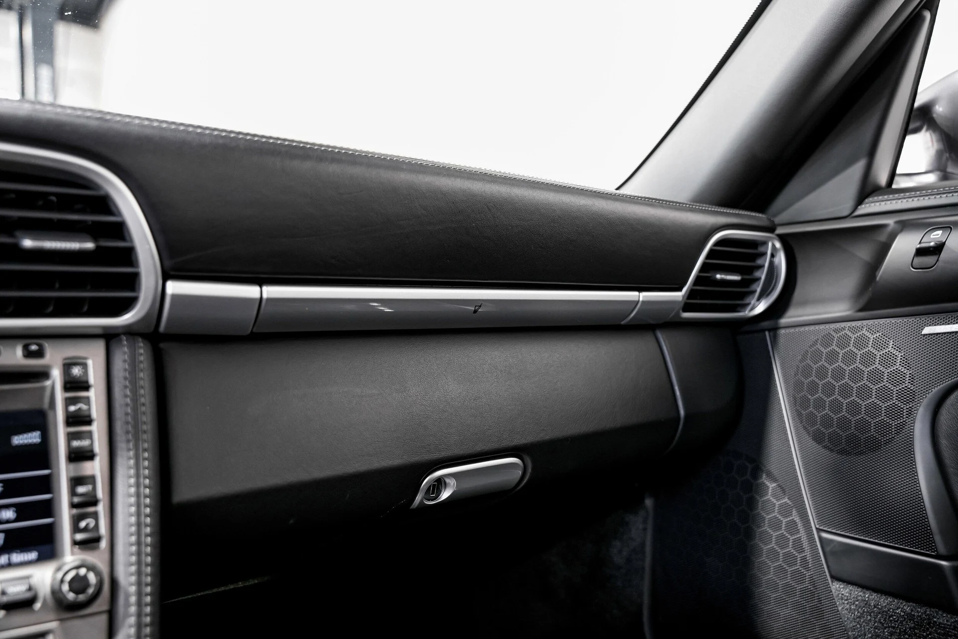 mph016_1979794601_828ec3a84801c9894420a8eef95a6696x_1b68552486