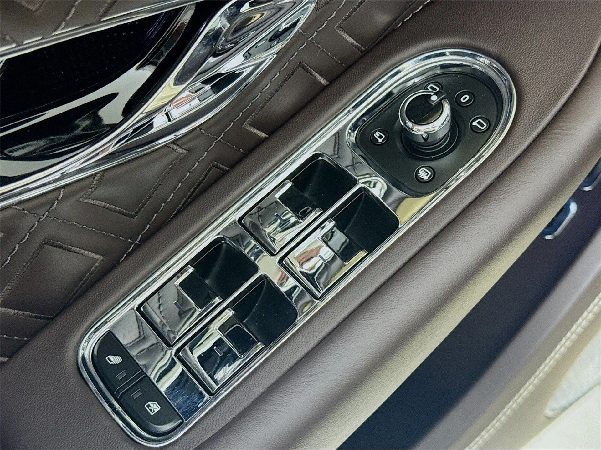 mph016_1984684525_c390b2a03bc243ee8eb409241e53732ax_e2d4e05725