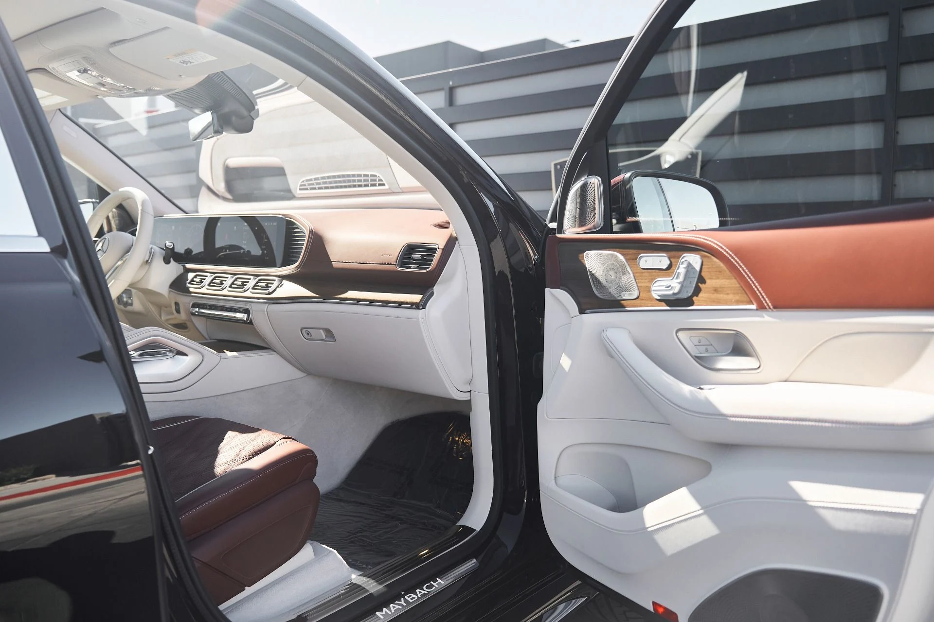 mph016_1984725927_Used_2024_Mercedes_Benz_GLS_Maybach_GLS_600_1762306328_f42016dd0d