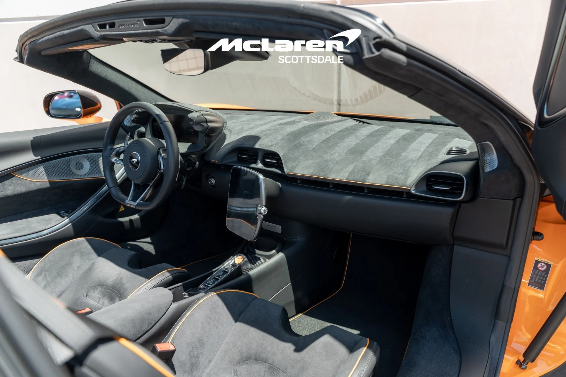 mph016_1984783376_Used_2025_MCLAREN_ARTURA_1785519207_f542114e6c