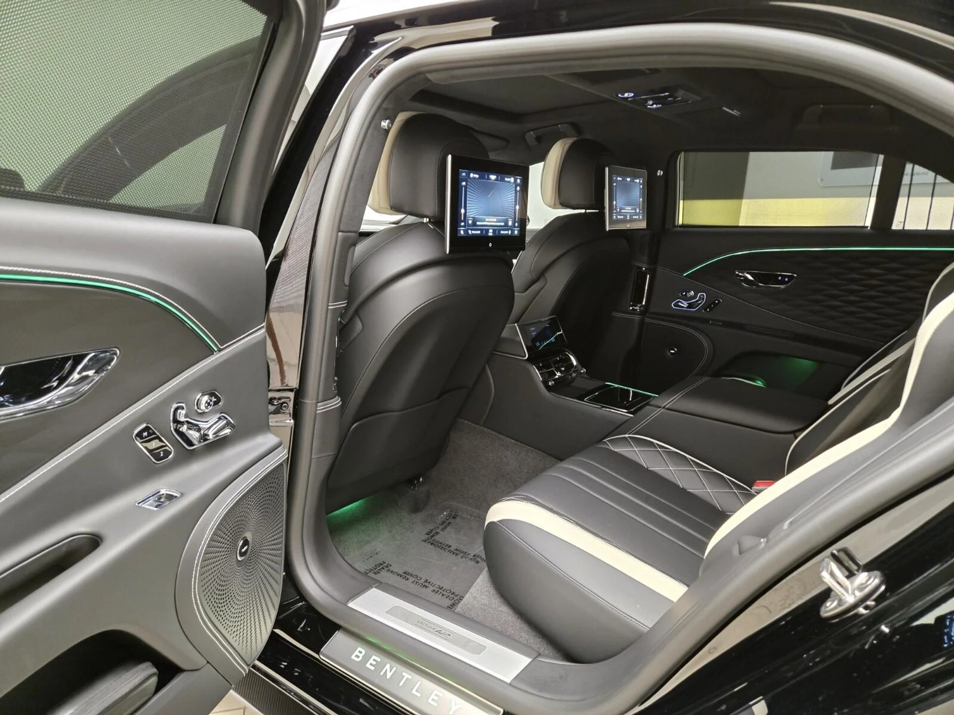mph016_1985549153_Used_2024_Bentley_Flying_Spur_Speed_Edition_12_1784266924_1c4ec746e8