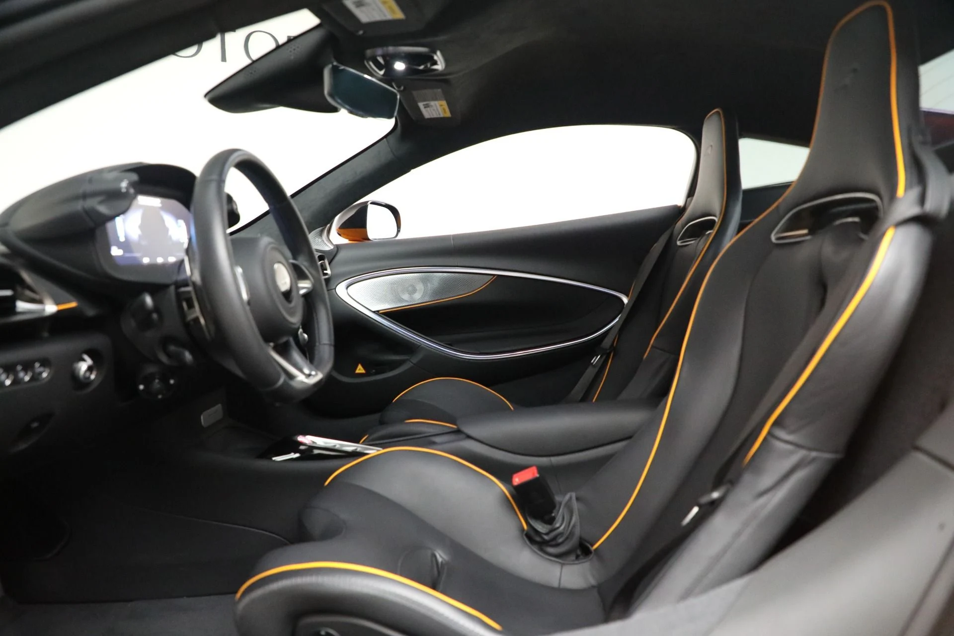 mph016_1986616298_Used_2024_Mc_Laren_Artura_Tech_Lux_55a18cf52d