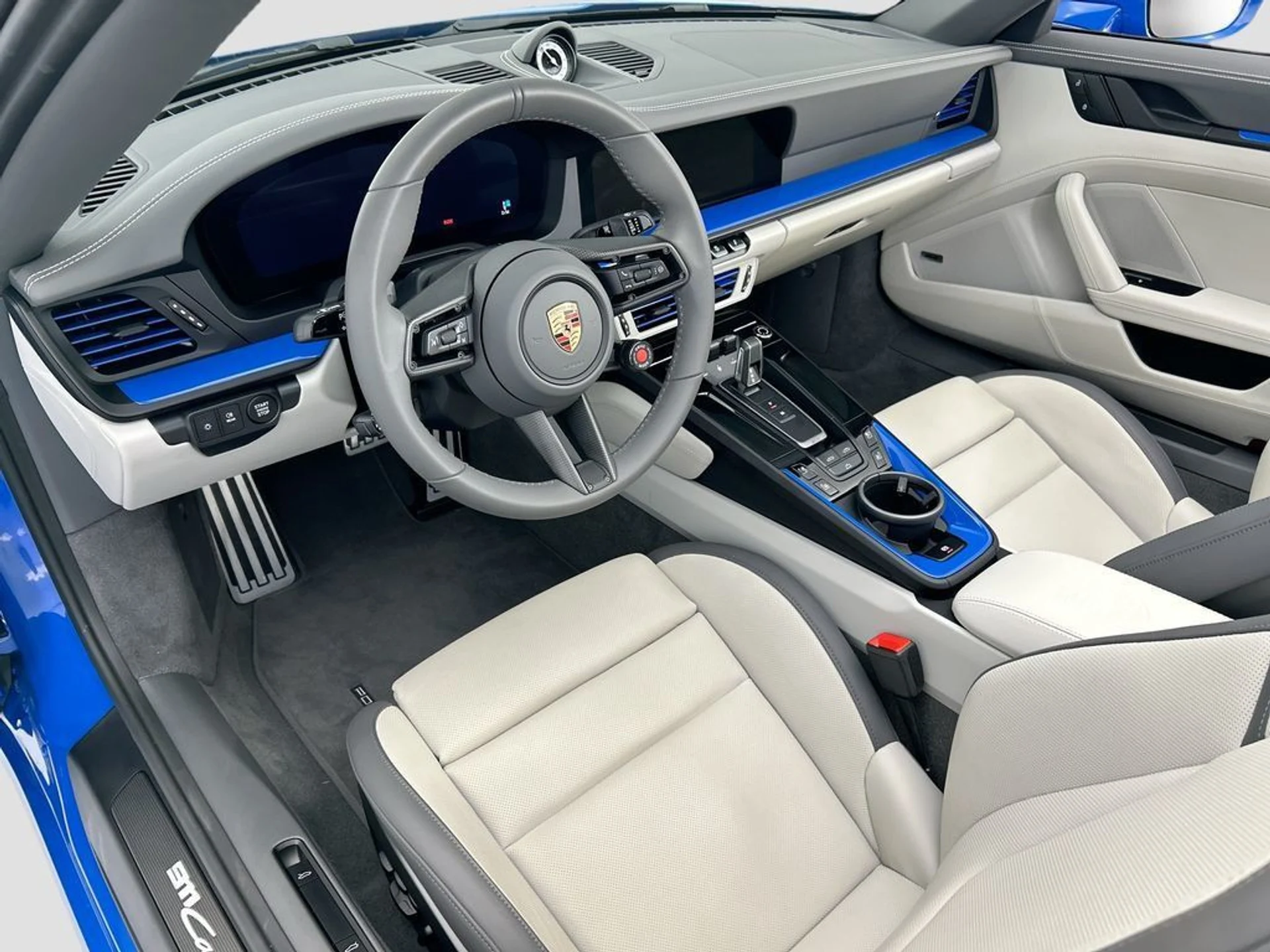 mph016_1989985480_used_2026_porsche_911_spirit70cabriolet_8119_23018992_17_1024_1f3e1df32f