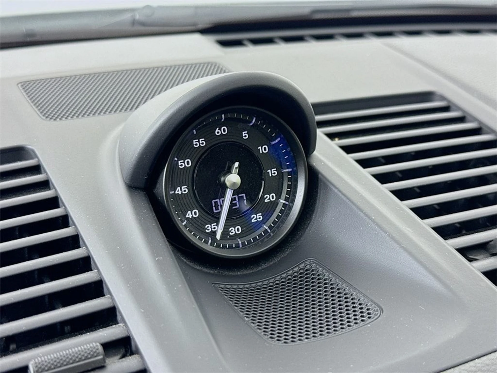 mph016_1991184508_18237a2034917f9f8b2ef67864b1f27fx_abc6defa95