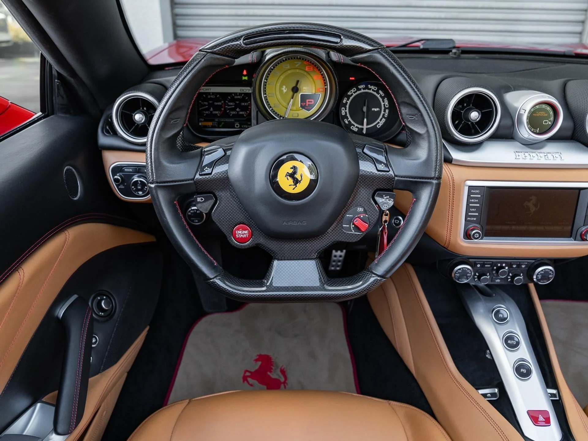 mph016_1993669375_Used_2015_Ferrari_California_T_1761253531_499efbbb07
