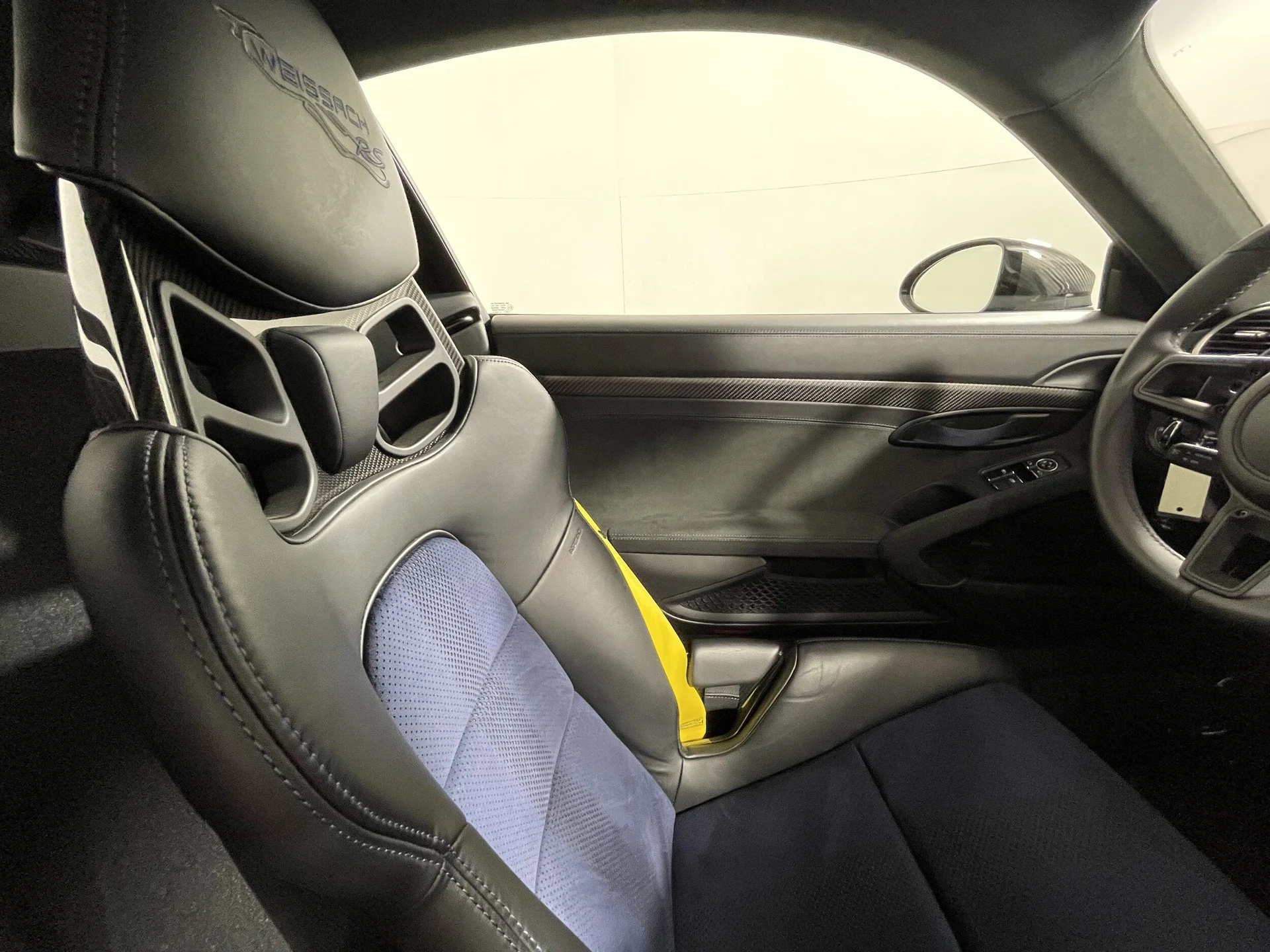 mph016_1995318267_42d9278f8b3d813e9b287d561ed13888x_52d6353a8b