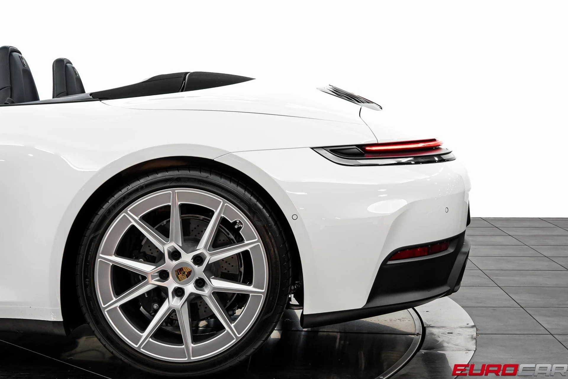 mph016_1996333936_image_17_033712c68a