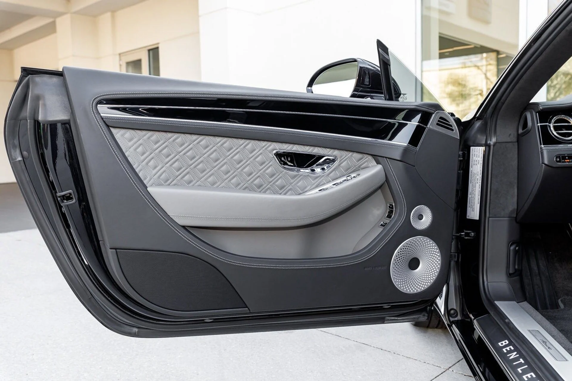 mph016_1998742132_837bf48fce42beb01f3c55b57ef1f05cx_1babdf8181