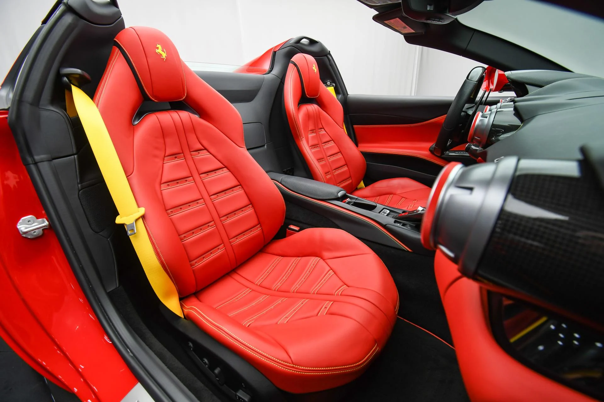 mph016_2000393638_Used_2021_Ferrari_812_GTS_1753257398_32b17f9a19