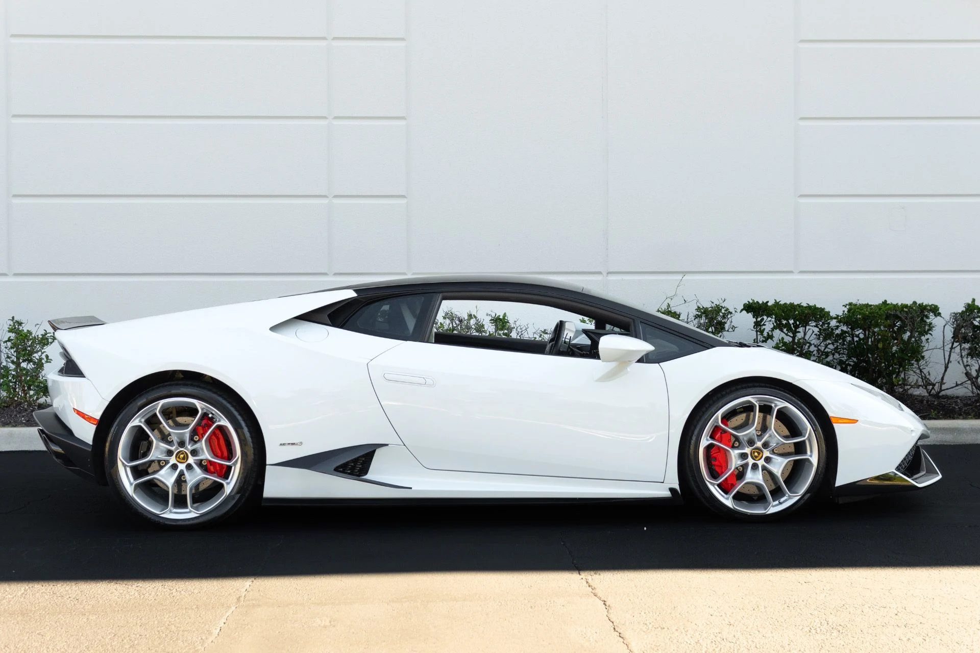 mph016_2003206025_Used_2016_Lamborghini_Huracan_LP_610_4_1771995727_c004e177af