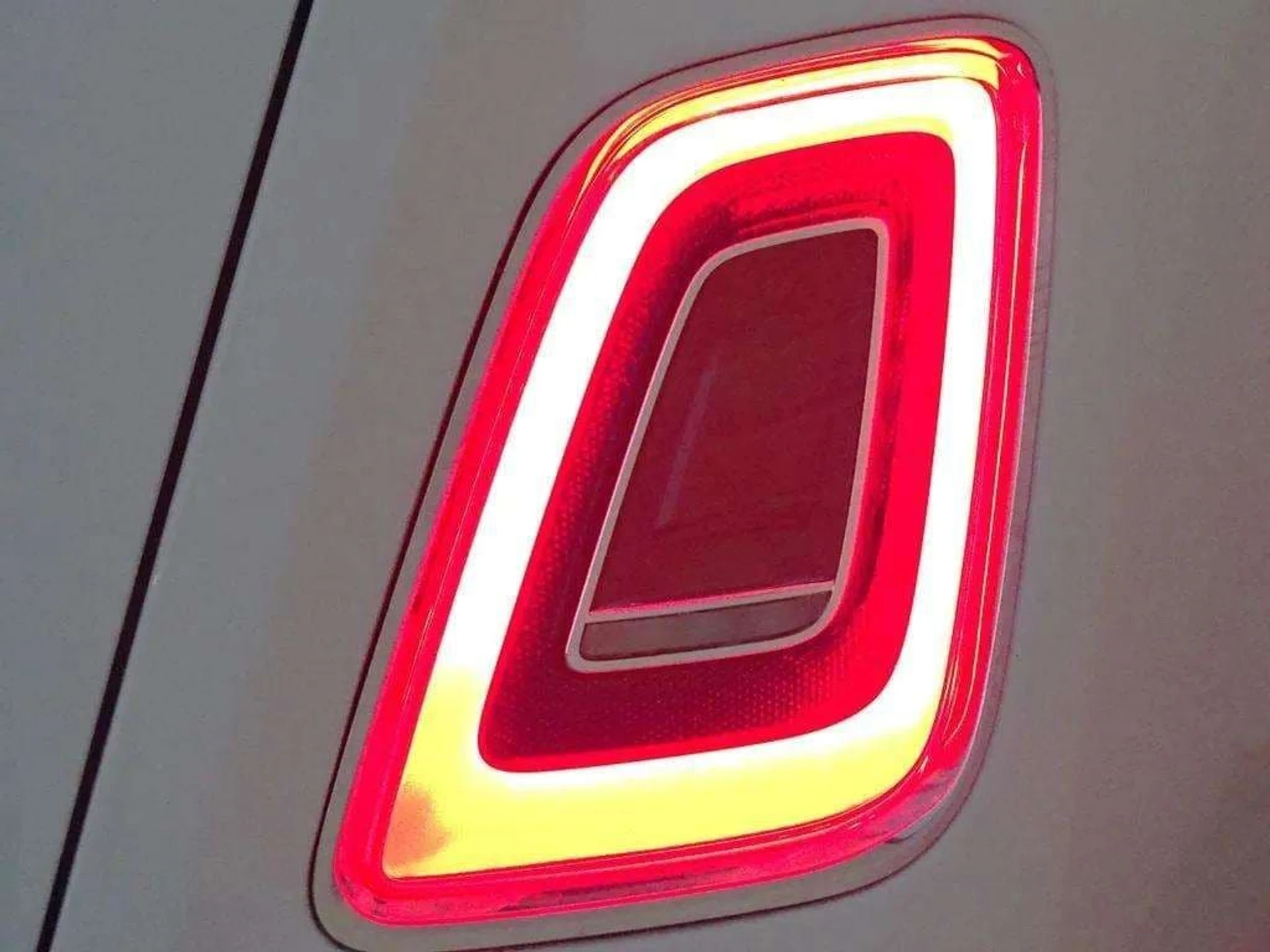 mph016_2007936305_92169f93341295f17eaeb3ec8f08da25x_0f2984cc50