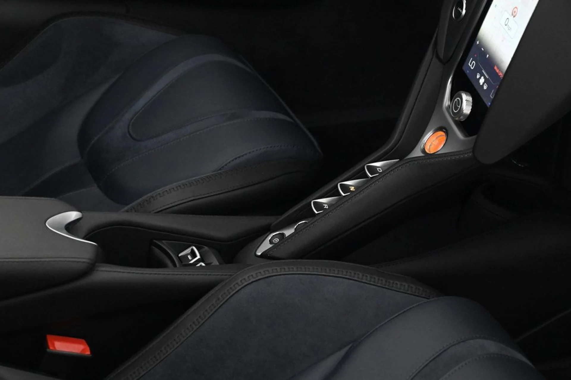 mph016_2012846154_used_2025_mclaren_750s_spider_11350_22950983_16_1024_b2d0312ced