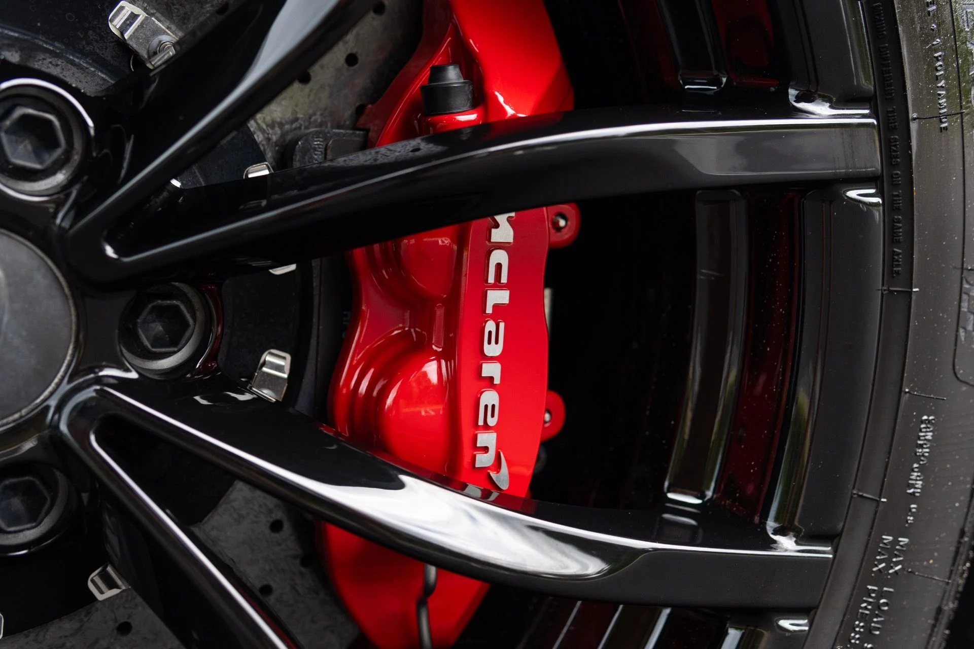 mph016_2014597812_Used_2023_Mc_Laren_Artura_1776712926_028418bc5b