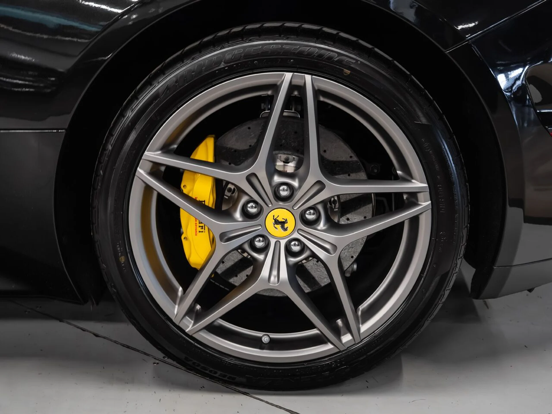 mph016_2016522666_ferrari_california_2015_3f044f75a4