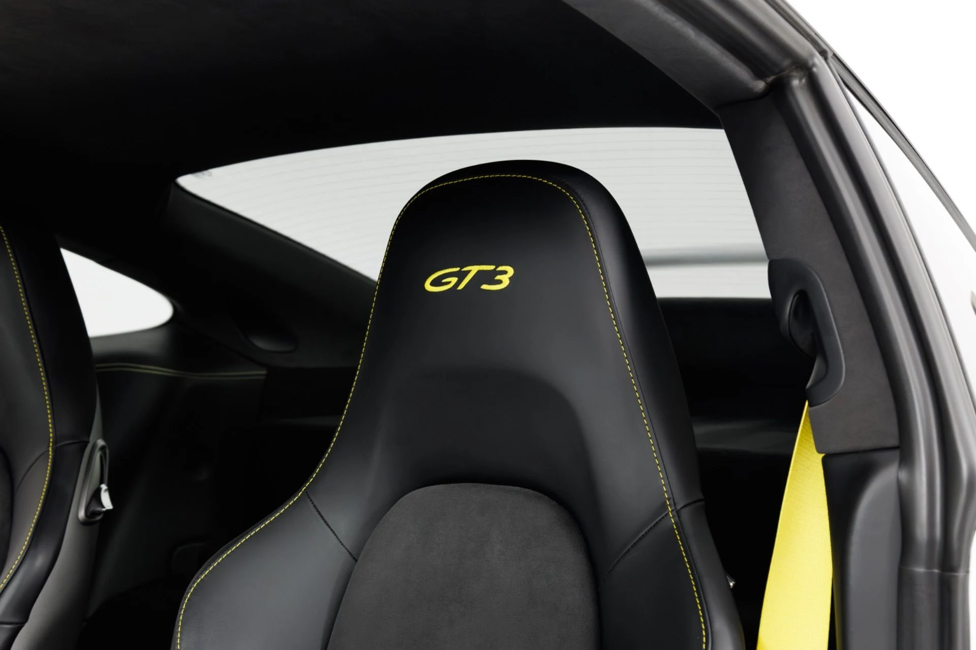 mph016_201734290_Used_2018_Porsche_911_GT_3_1782317495_3d62eee746