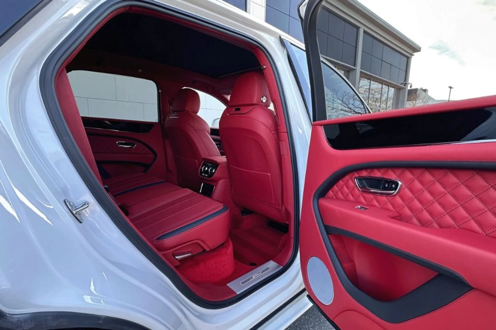 mph016_201785984_Used_2022_Bentley_Bentayga_Speed_1768300106_e0703fc1fe