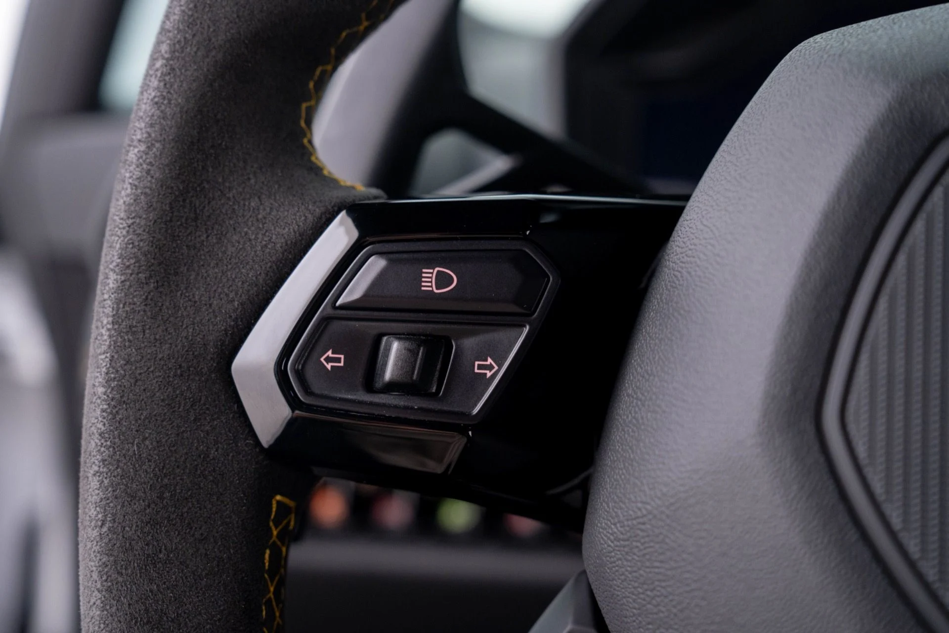 mph016_2018250399_Used_2023_Lamborghini_Huracan_Tecnica_1781822996_e2b49015c9