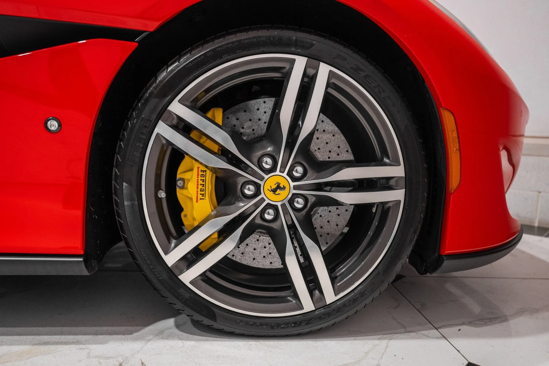 mph016_2018828310_Used_2019_Ferrari_Portofino_1780718714_94d36eab7d